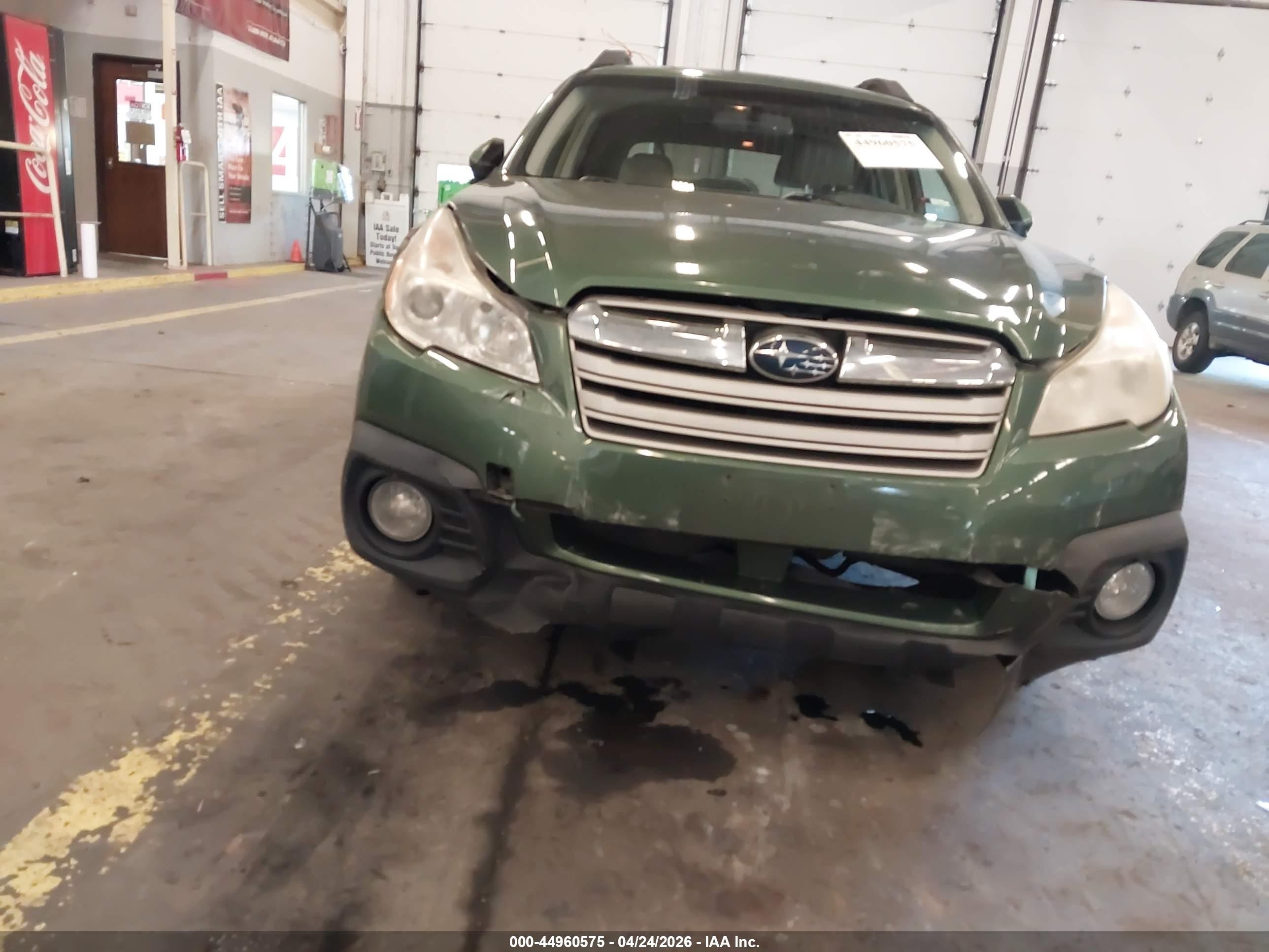 2014 Subaru Outback VIN 4S4BRBDC0E3226104 IAAI salvage auction — Front & Rear, Salvage (Oregon), sold $1,150 on 2026-07-09 (photo 6)