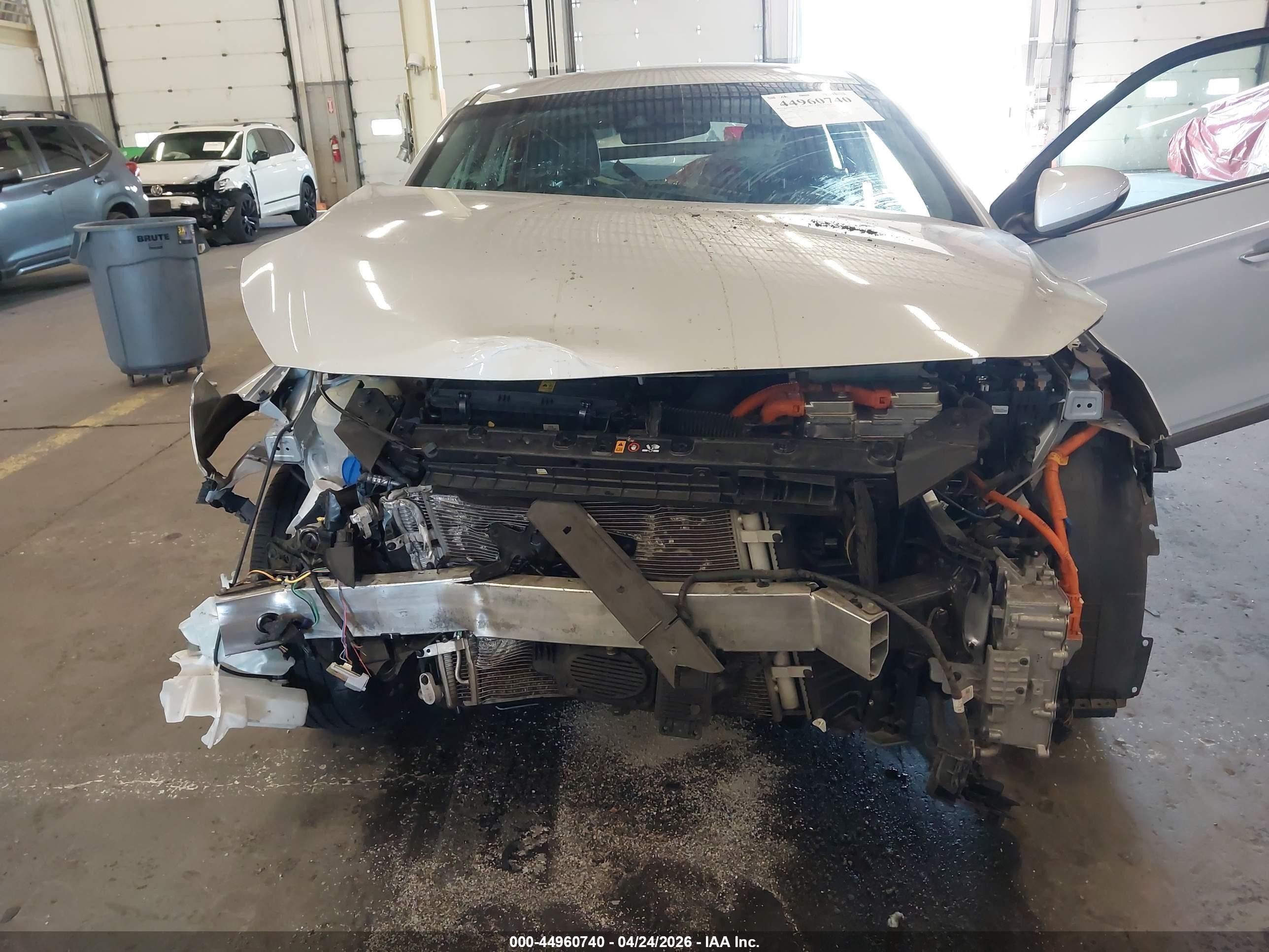 2019 Hyundai Ioniq Hybrid VIN KMHC75LD2KU159808 IAAI salvage auction — Front End, Salvage (Oregon), sold $1,050 on 2026-07-09 (photo 6)