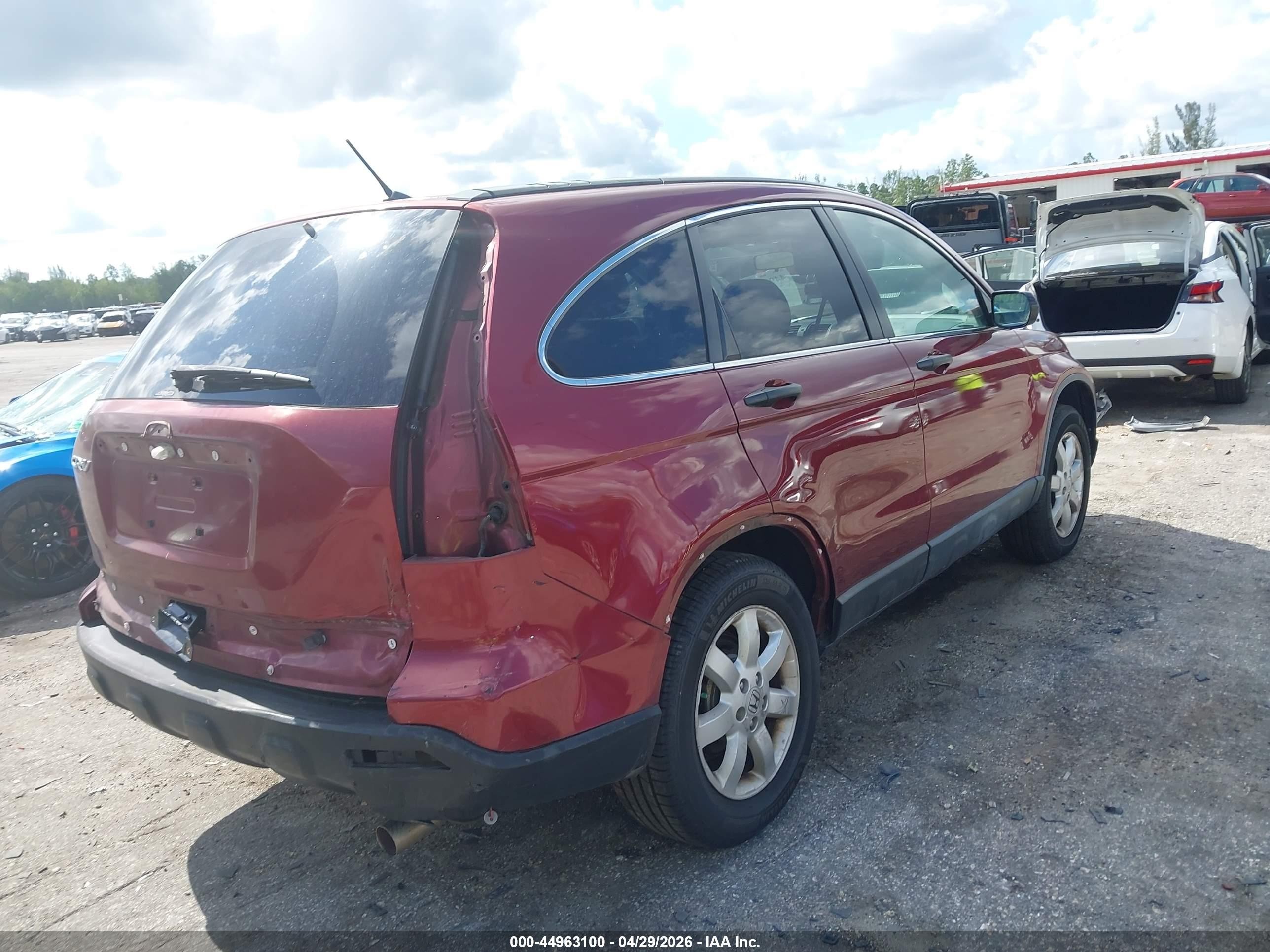 2007 Honda CR-V VIN JHLRE48597C025460 IAAI salvage auction — Rear End, Rebuildable (Florida), sold $1,900 on 2026-07-09 (photo 4)
