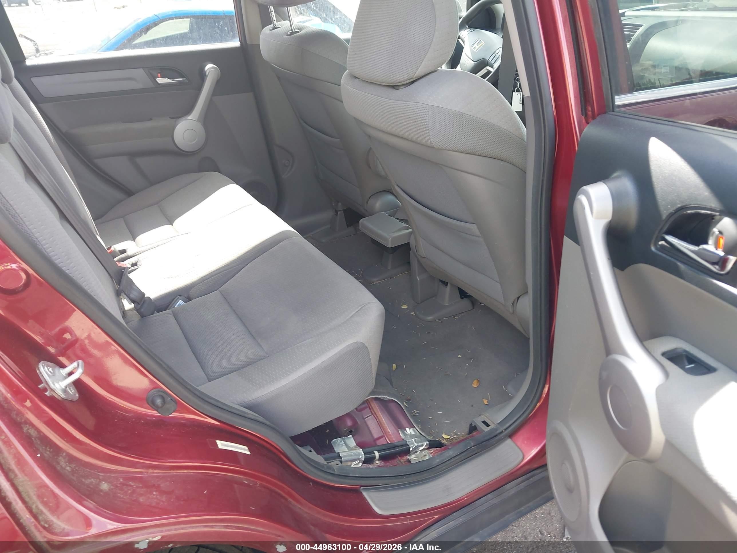 2007 Honda CR-V VIN JHLRE48597C025460 IAAI salvage auction — Rear End, Rebuildable (Florida), sold $1,900 on 2026-07-09 (photo 8)