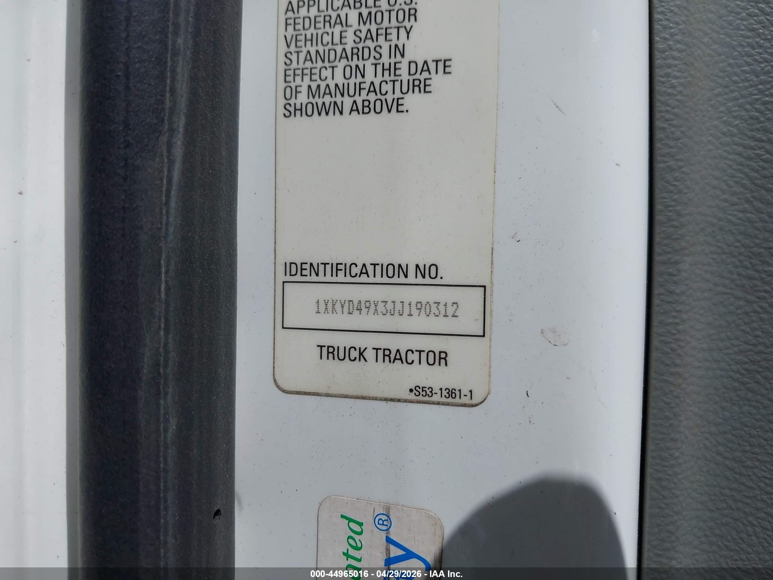 2018 Kenworth T680 VIN 1XKYD49X3JJ190312 IAAI salvage auction — Mechanical, Salvage (California), sold $4,575 on 2026-10-14 (photo 8)