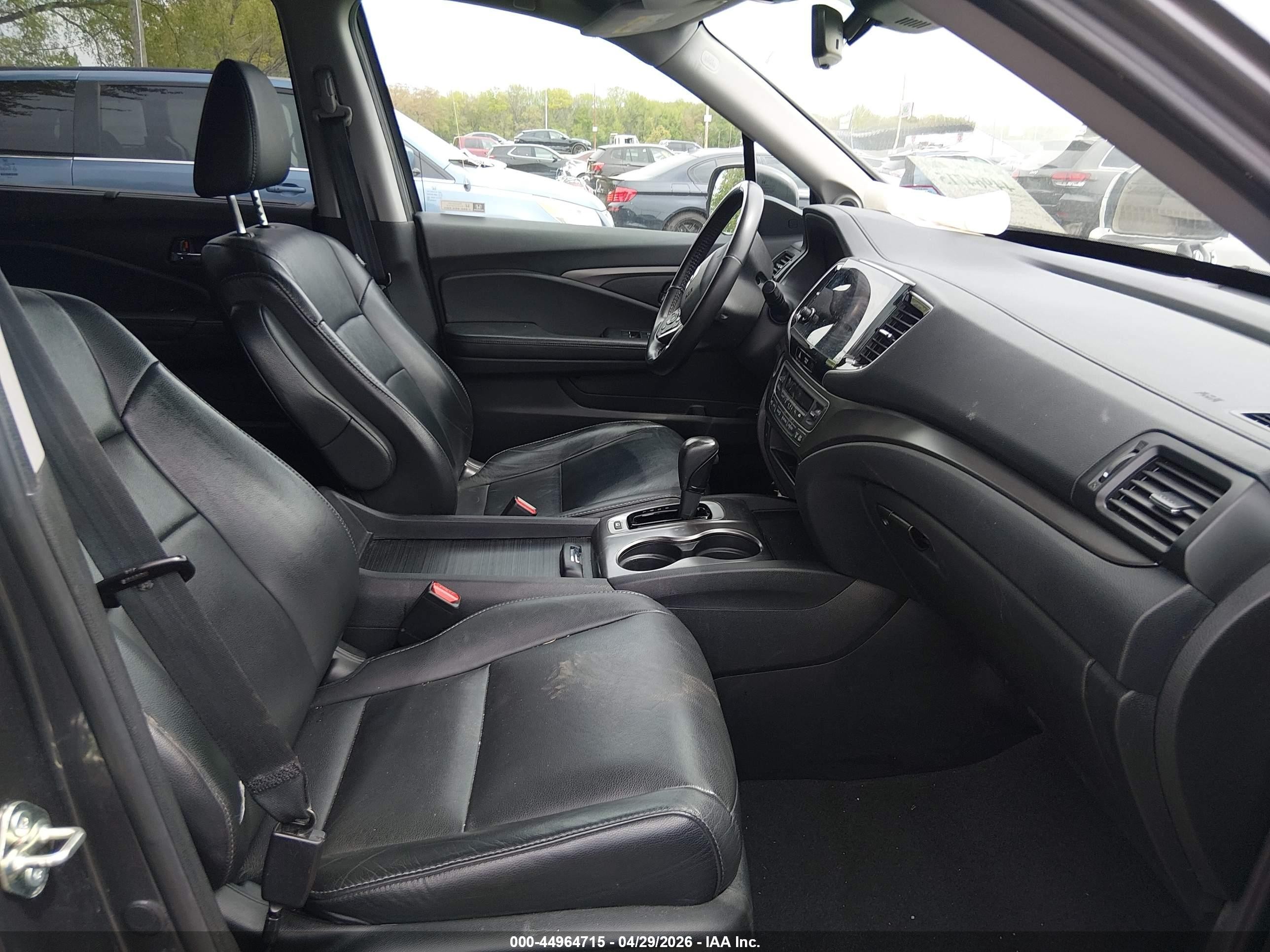 2020 Honda Pilot VIN 5FNYF6H54LB024330 IAAI salvage auction — Unknown, Salvage (New Jersey), sold $8,700 on 2026-10-14 (photo 5)