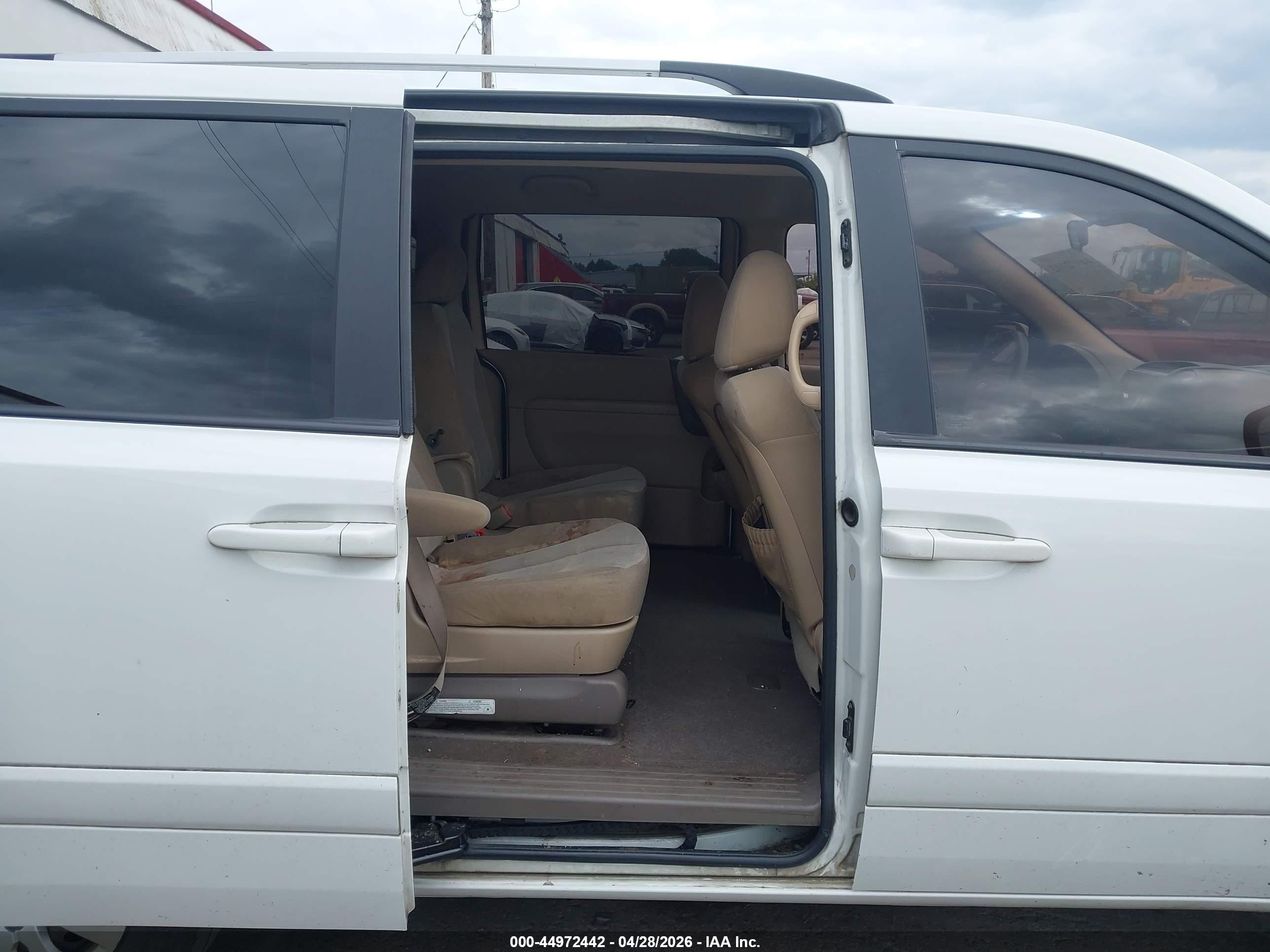 2011 Kia Sedona VIN KNDMG4C76B6366154 IAAI salvage auction — Front End, Salvage (Oregon), sold $300 on 2026-07-09 (photo 8)