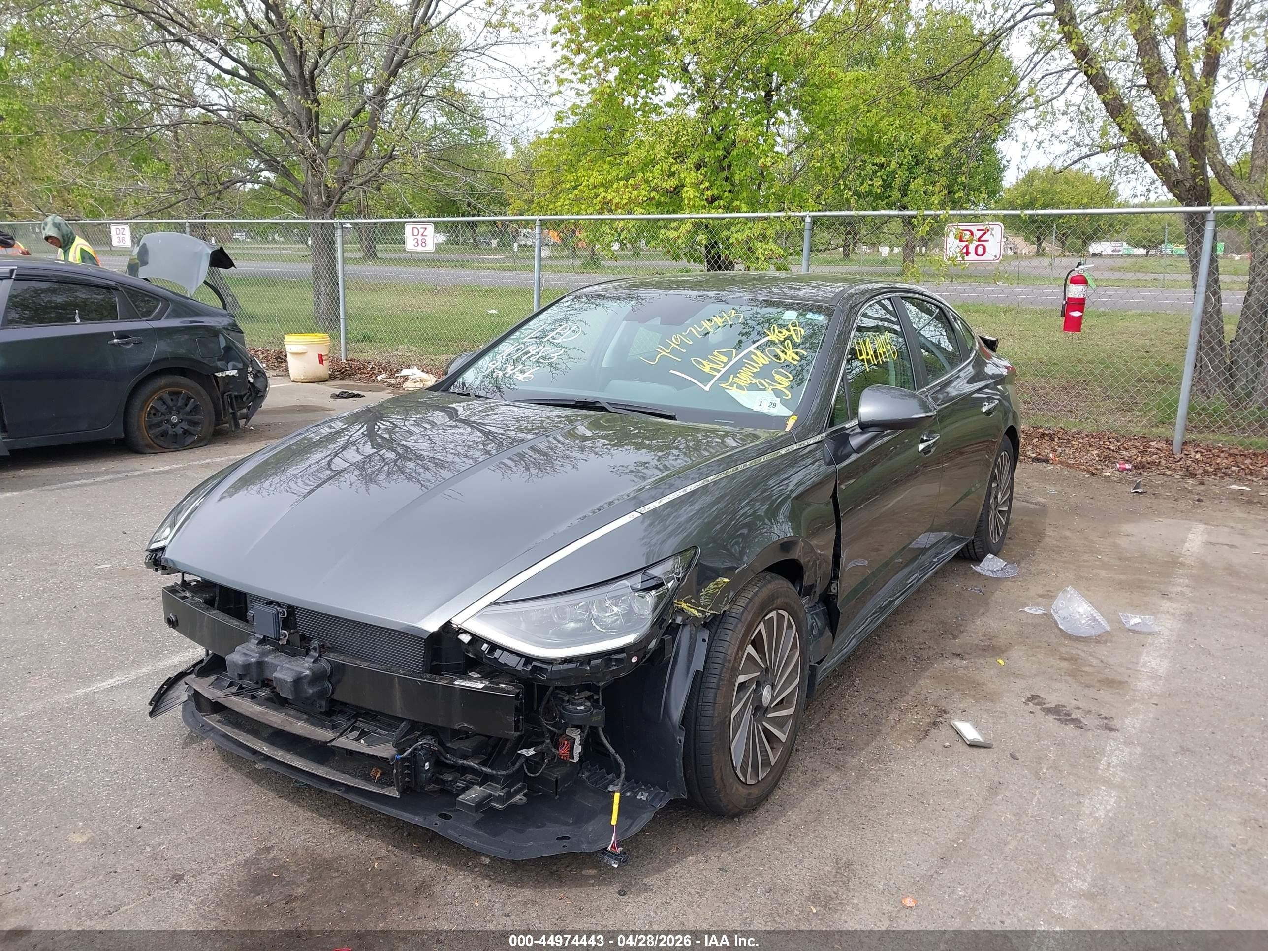2023 Hyundai Sonata VIN KMHL34JJXPA074058 IAAI salvage auction — Front & Rear, Salvage (New Jersey), sold $7,400 on 2026-09-13 (photo 2)