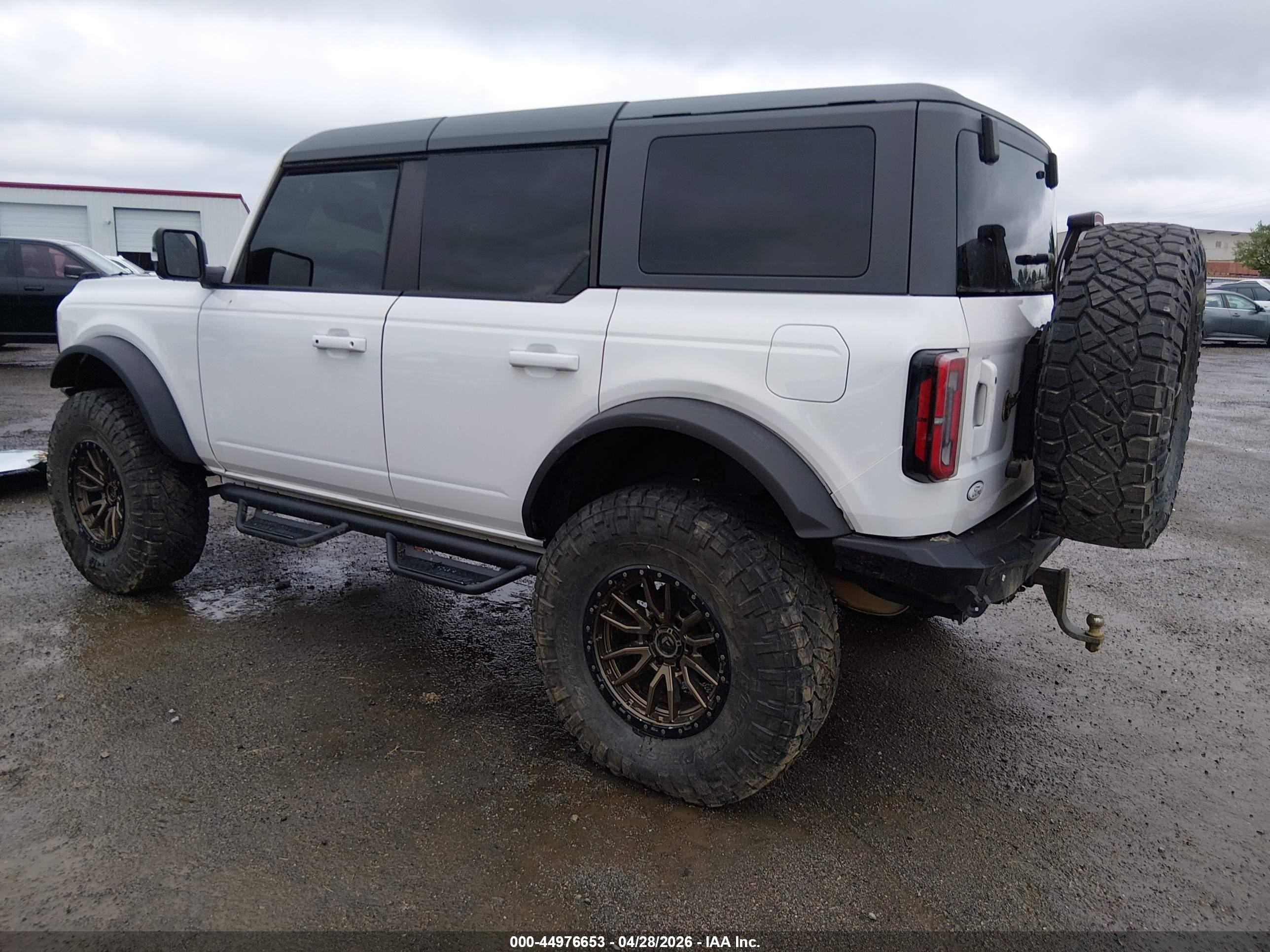 2021 Ford Bronco VIN 1FMEE5DP8MLA73435 IAAI salvage auction — Side, Clear (Oklahoma), sold $13,800 on 2026-09-19 (photo 3)