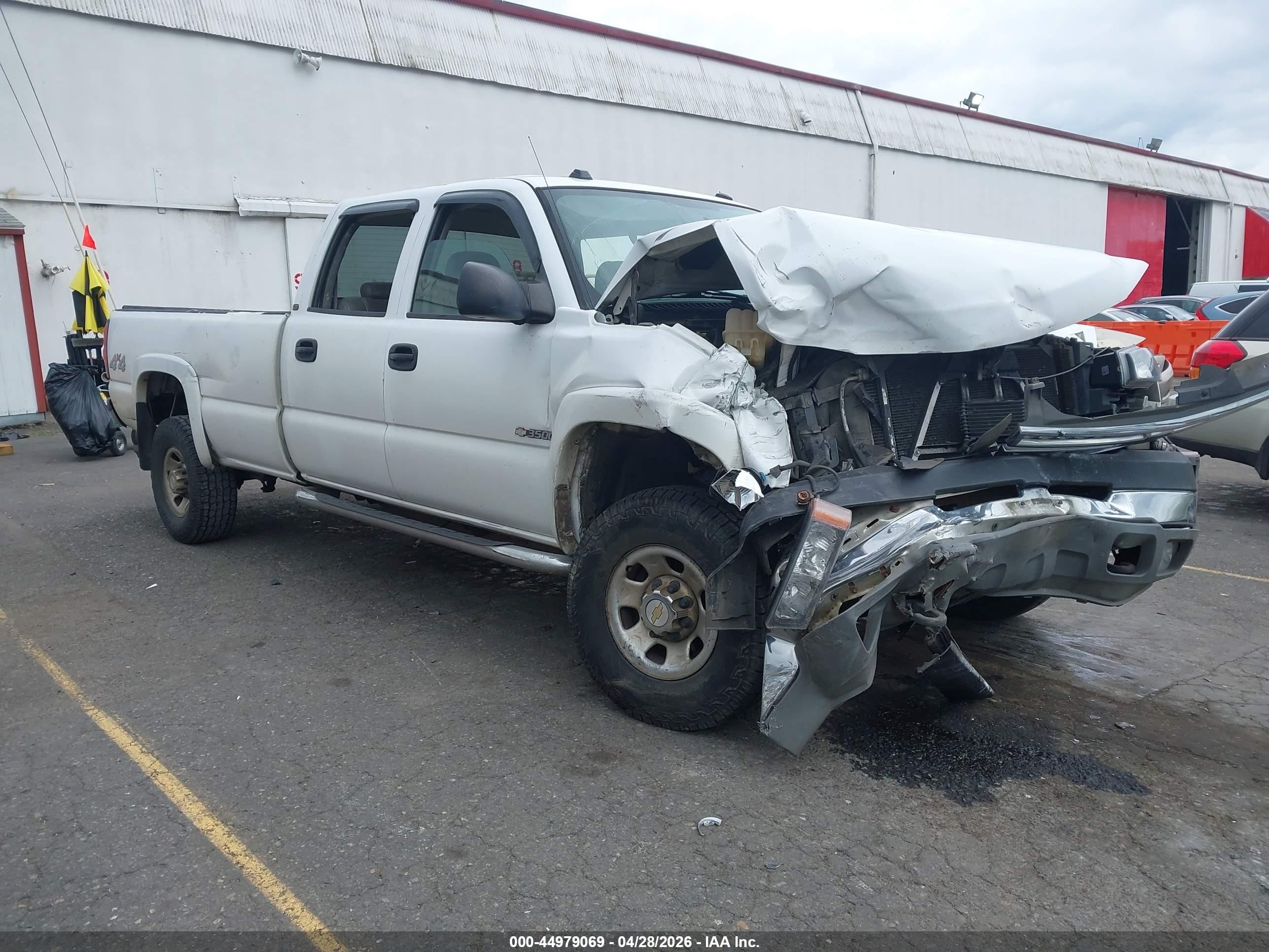 2005 Chevrolet Silverado 3500 VIN 1GCHK33U95F905516 — IAAI salvage auction photo