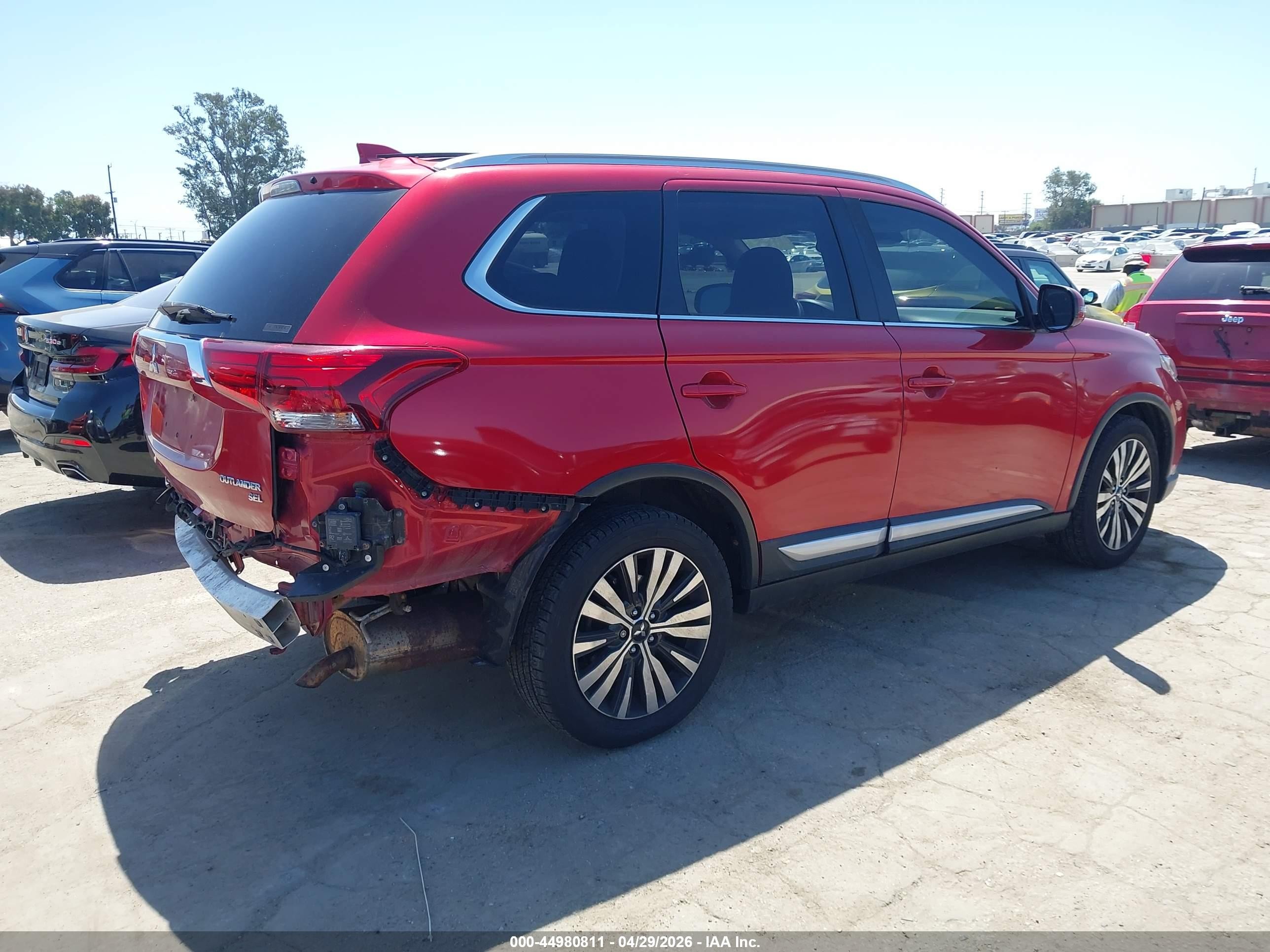 2019 Mitsubishi Outlander VIN JA4AZ3A3XKZ005266 IAAI salvage auction — Rear End, Salvage (California), sold $3,600 on 2026-09-26 (photo 4)