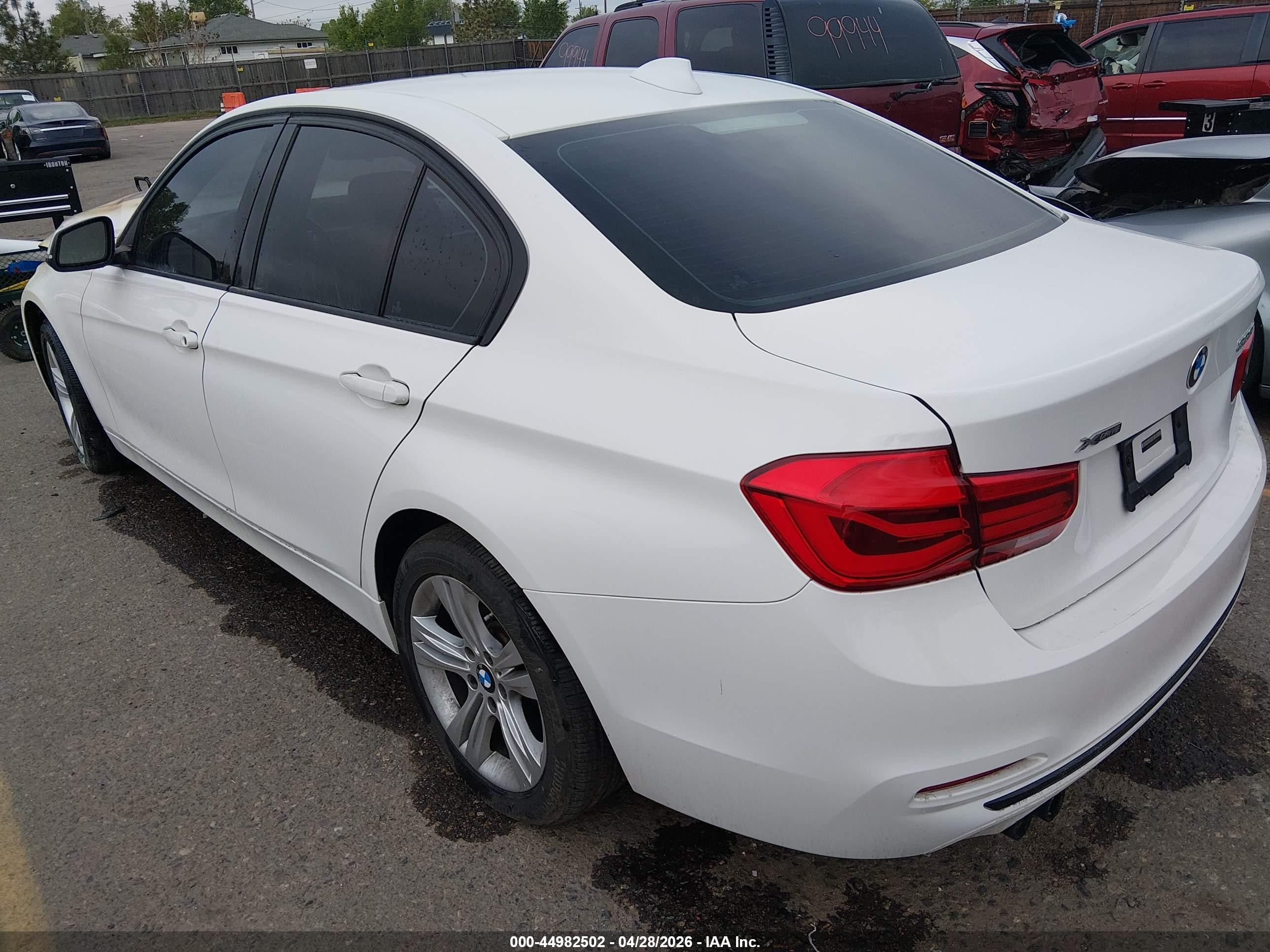 2016 BMW 3er VIN WBA8E3G52GNT79391 IAAI salvage auction — Burn Engine, Salvage (Colorado), sold $300 on 2026-09-11 (photo 3)