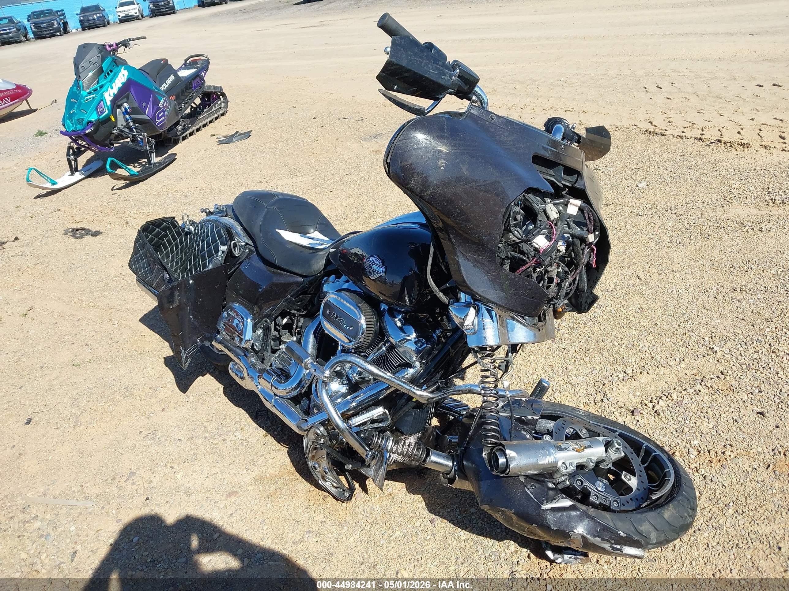 2021 Harley-davidson Street glide VIN 1HD1KRP16MB609796 IAAI salvage auction — Front End, Salvage (Montana), sold $3,750 on 2026-09-25 (photo 1)