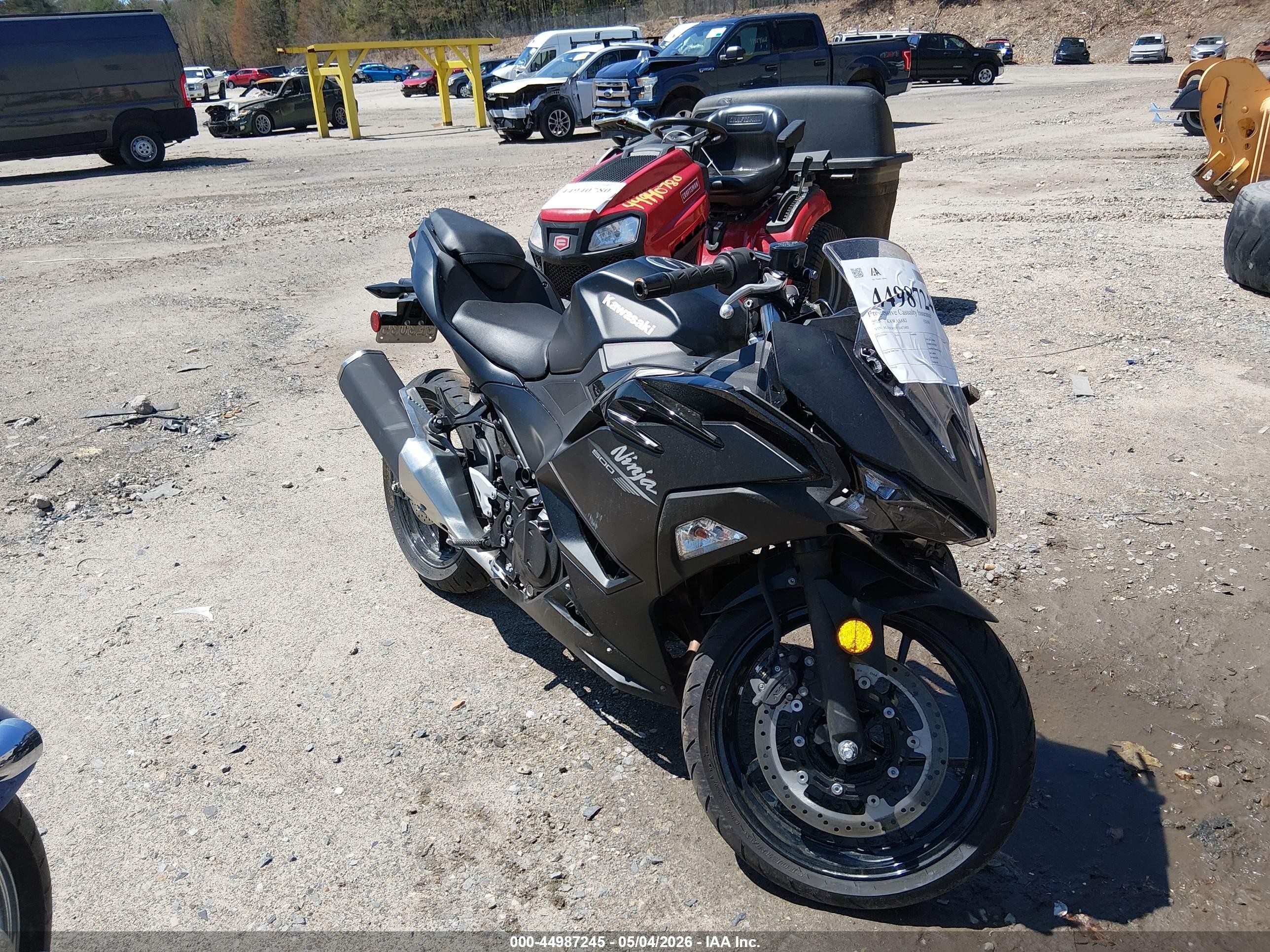 2026 Kawasaki Ninja VIN ML5EXGH19TDA73403 IAAI salvage auction — All Over, Salvage (Massachusetts), sold $1,200 on 2026-09-02 (photo 1)