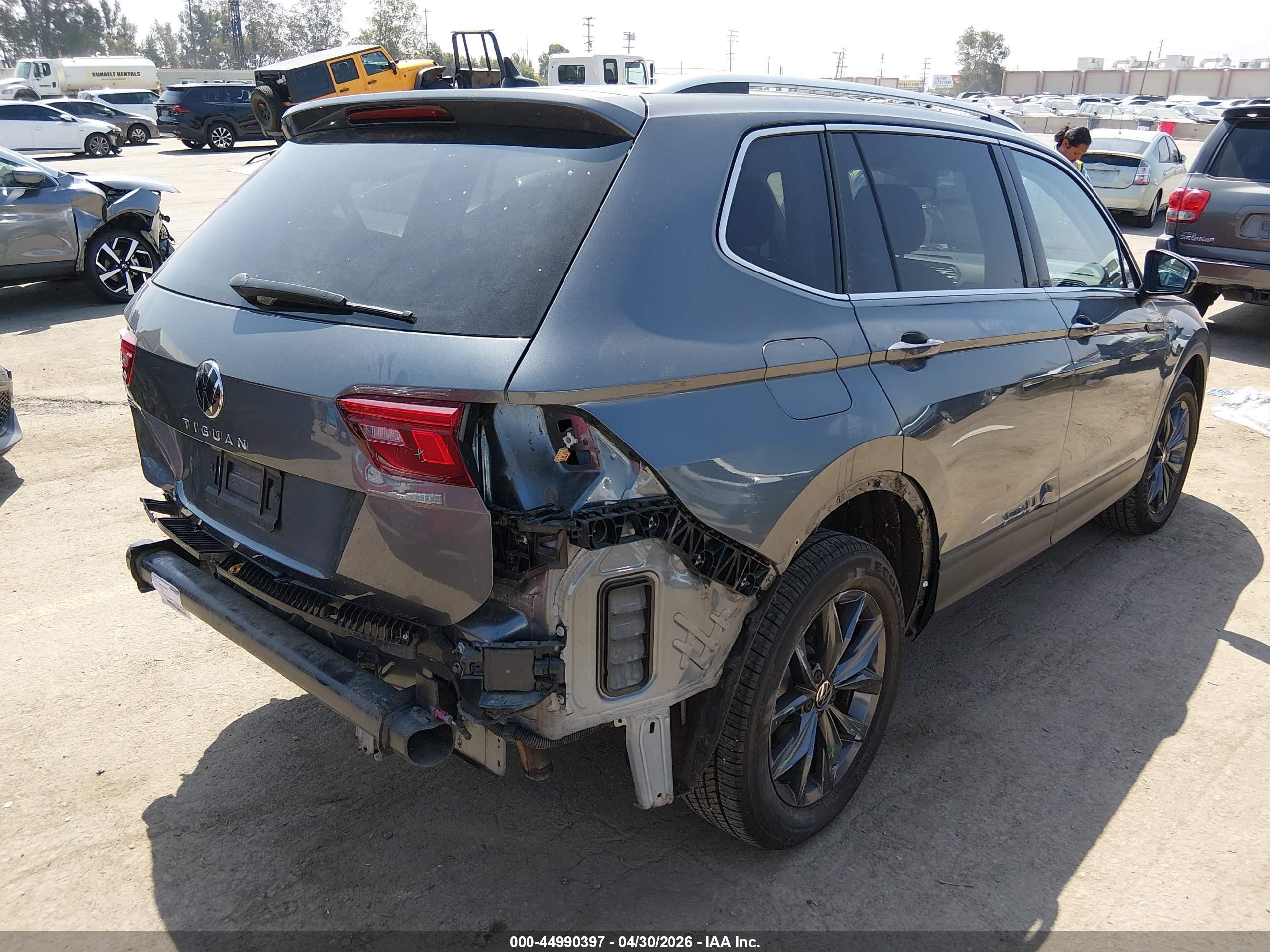 2023 Volkswagen Tiguan VIN 3VV3B7AX6PM122950 IAAI salvage auction — Rear End, Salvage (California), sold $7,800 on 2026-07-10 (photo 4)