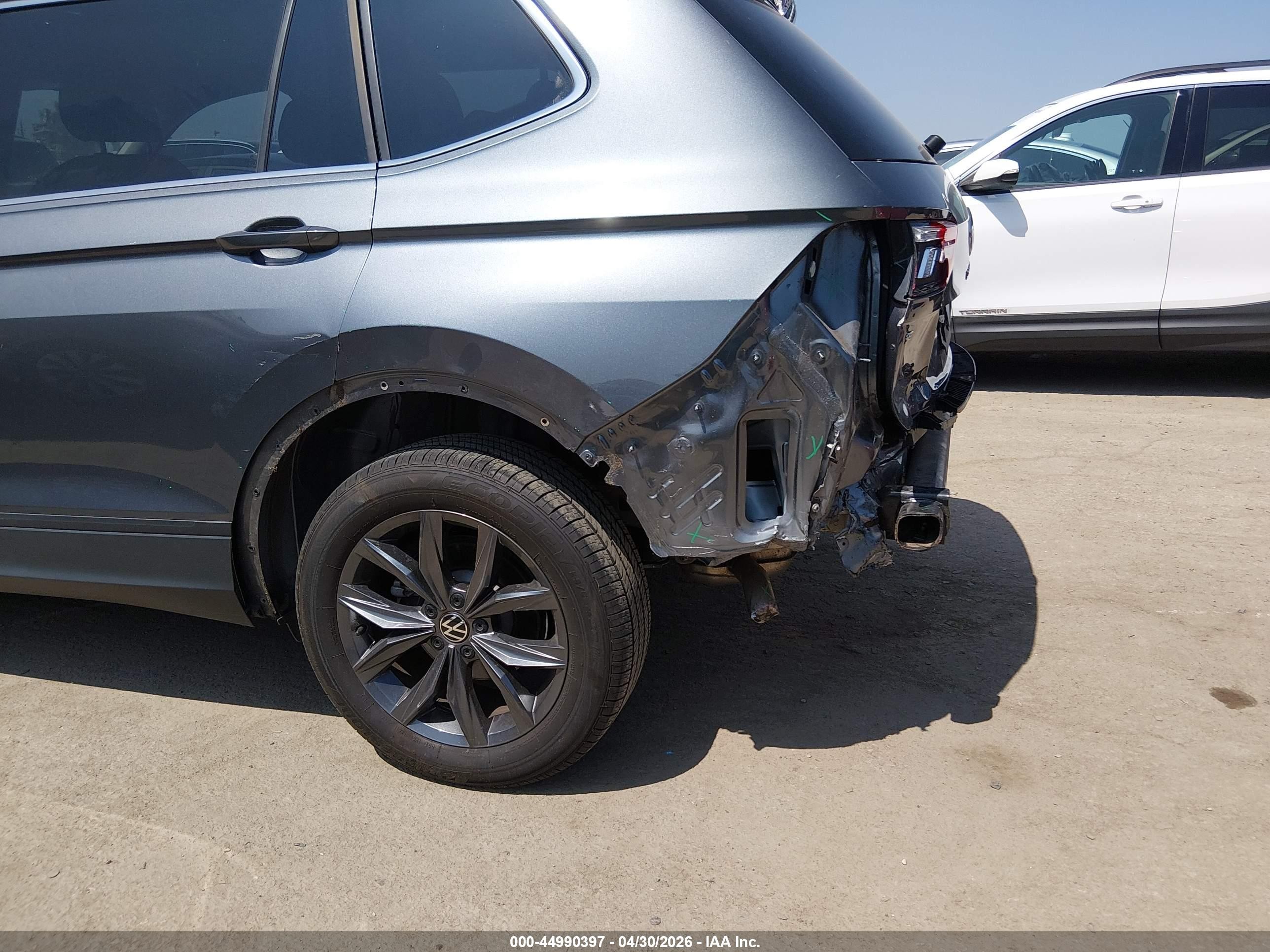 2023 Volkswagen Tiguan VIN 3VV3B7AX6PM122950 IAAI salvage auction — Rear End, Salvage (California), sold $7,800 on 2026-07-10 (photo 6)