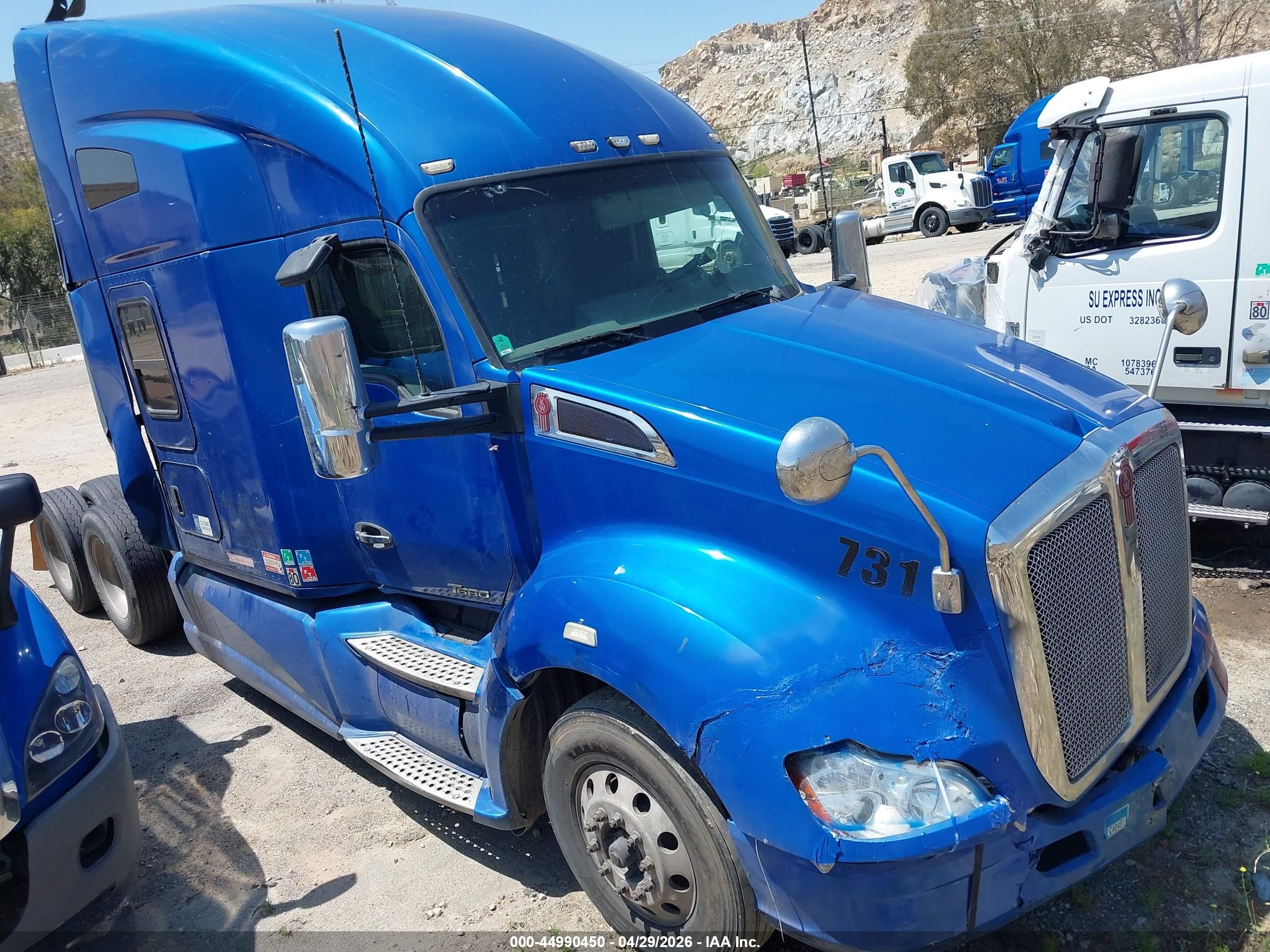 2016 Kenworth Construction VIN 1XKYD49X5GJ479698 — IAAI salvage auction photo