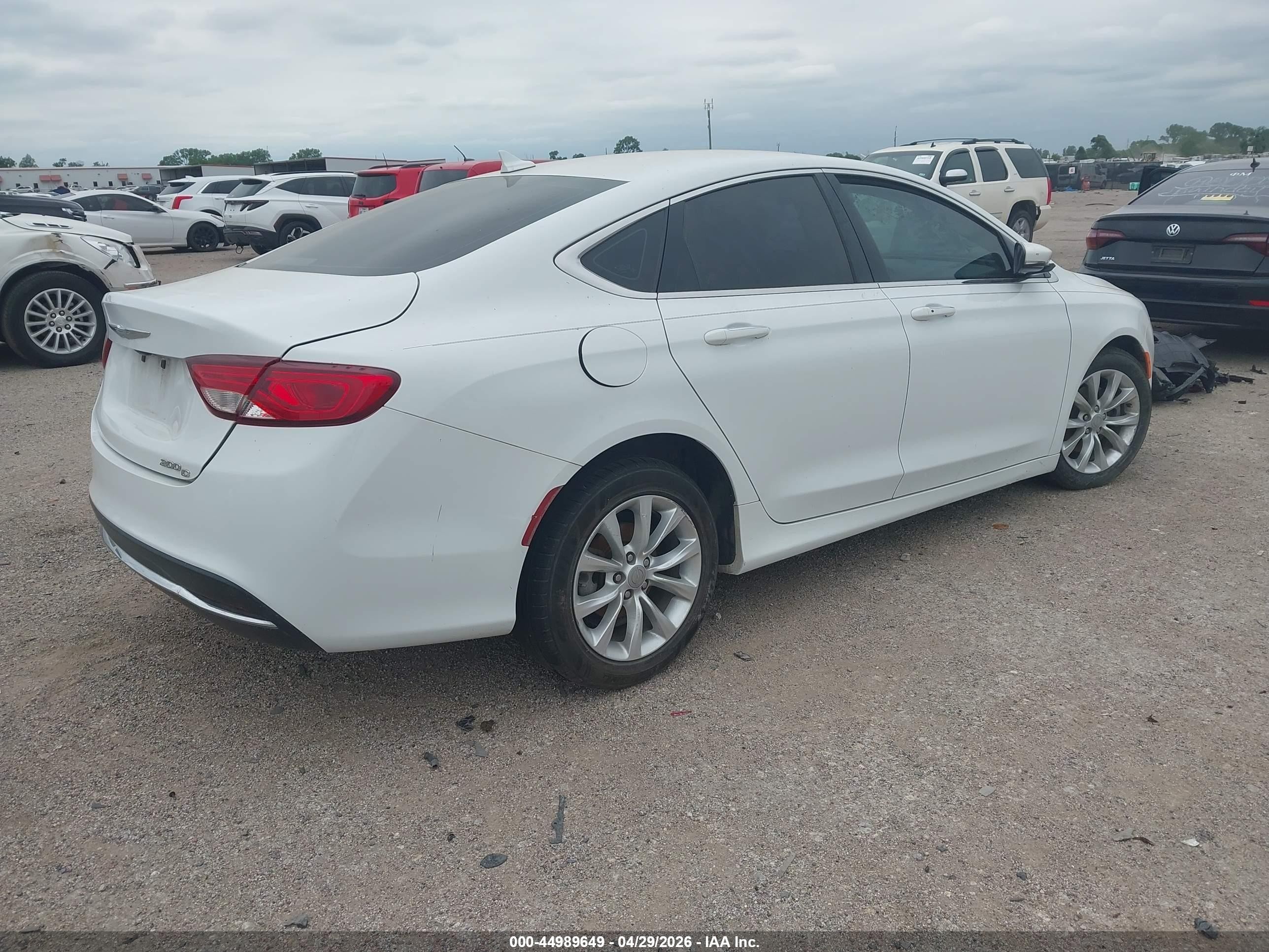 2016 Chrysler 200 VIN 1C3CCCCB1GN119289 IAAI salvage auction — Side, Salvage (Texas), sold $500 on 2026-10-02 (photo 4)