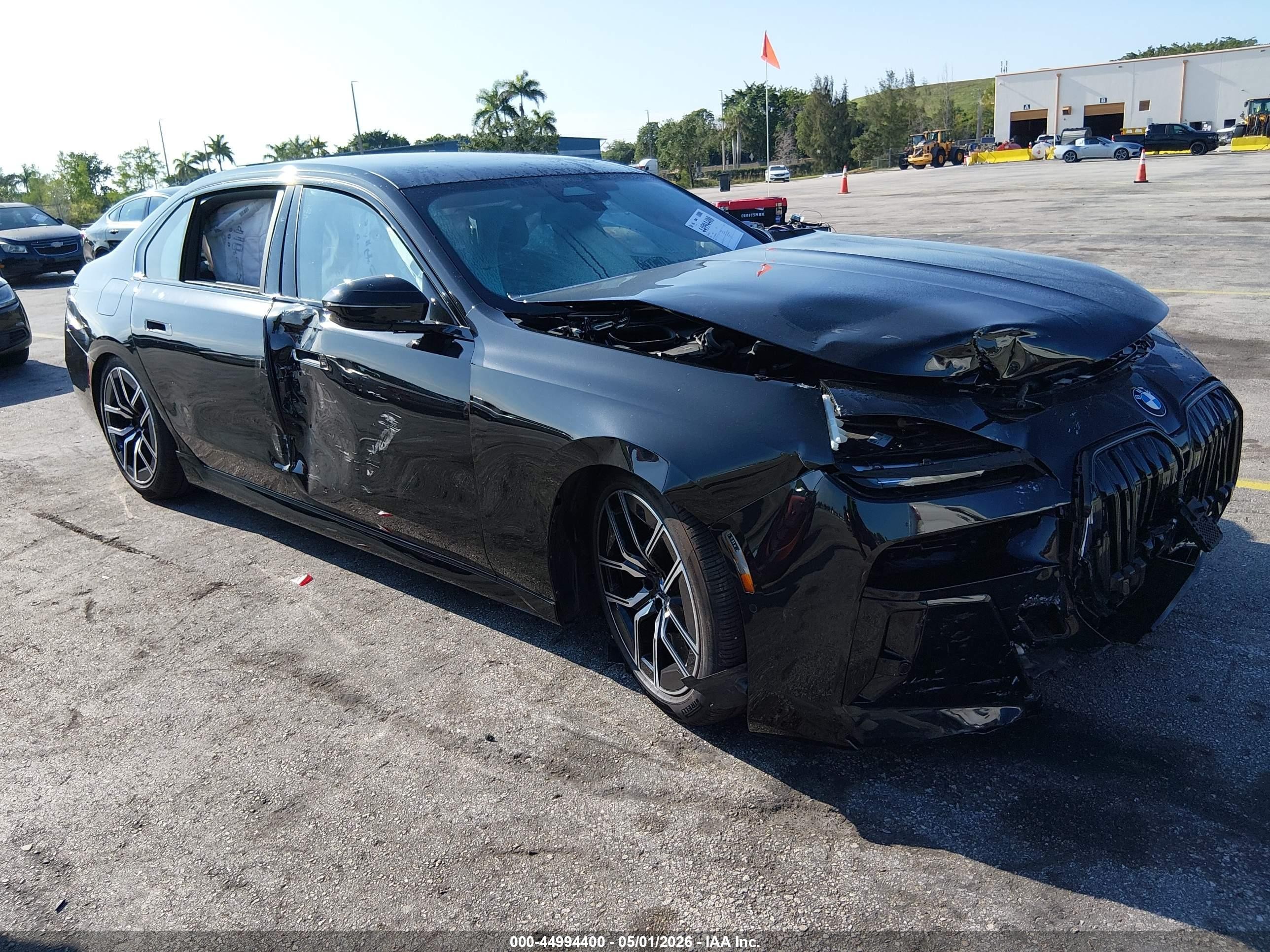 2024 BMW 7 Series VIN WBA33EH00RCT01866 — IAAI salvage auction photo