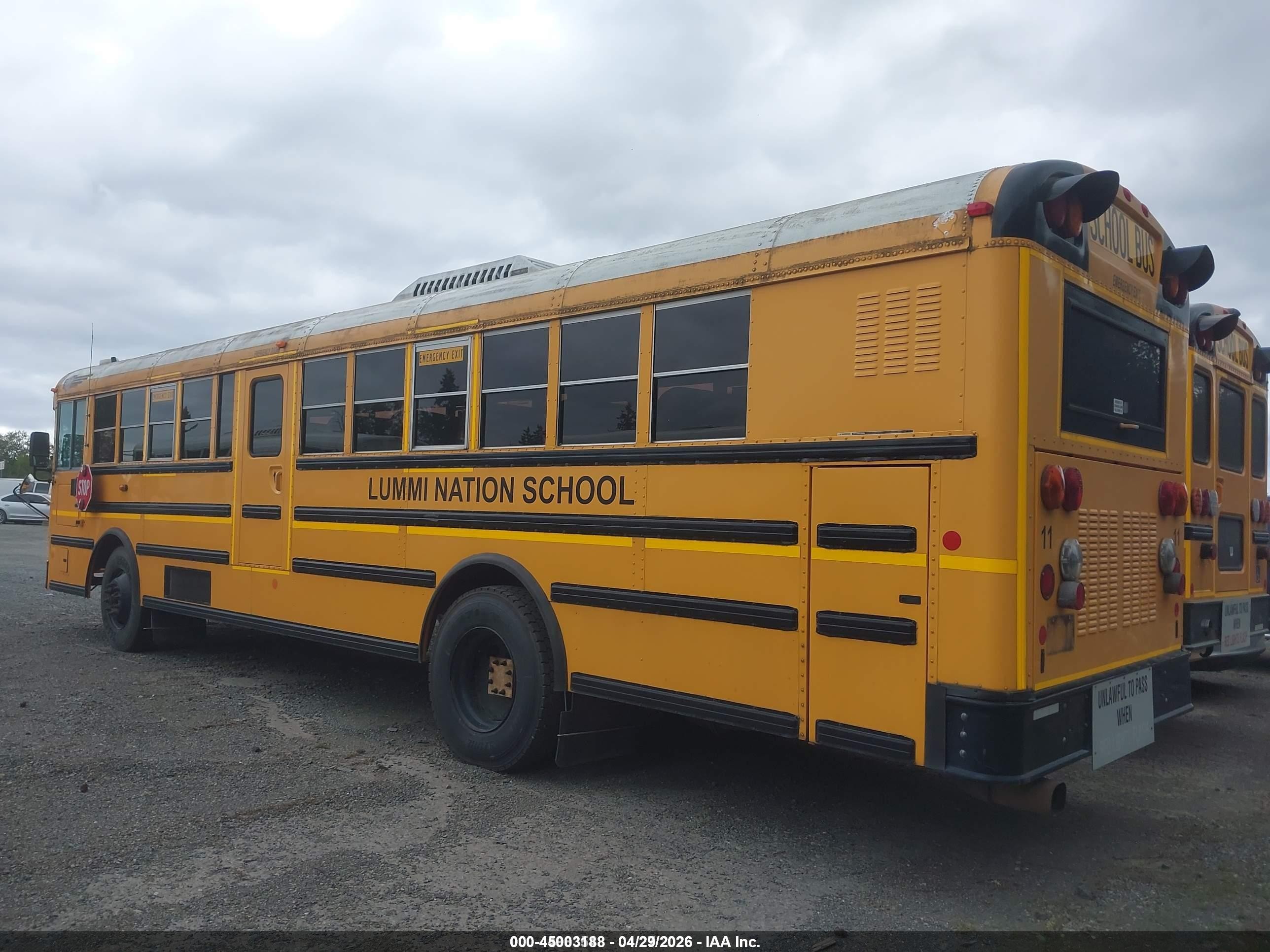 2015 Ic VIN 4DRBWAAN9FB662305 IAAI salvage auction — Engine Damage, Sf97 (Washington), sold $100 on 2026-05-20 (photo 3)
