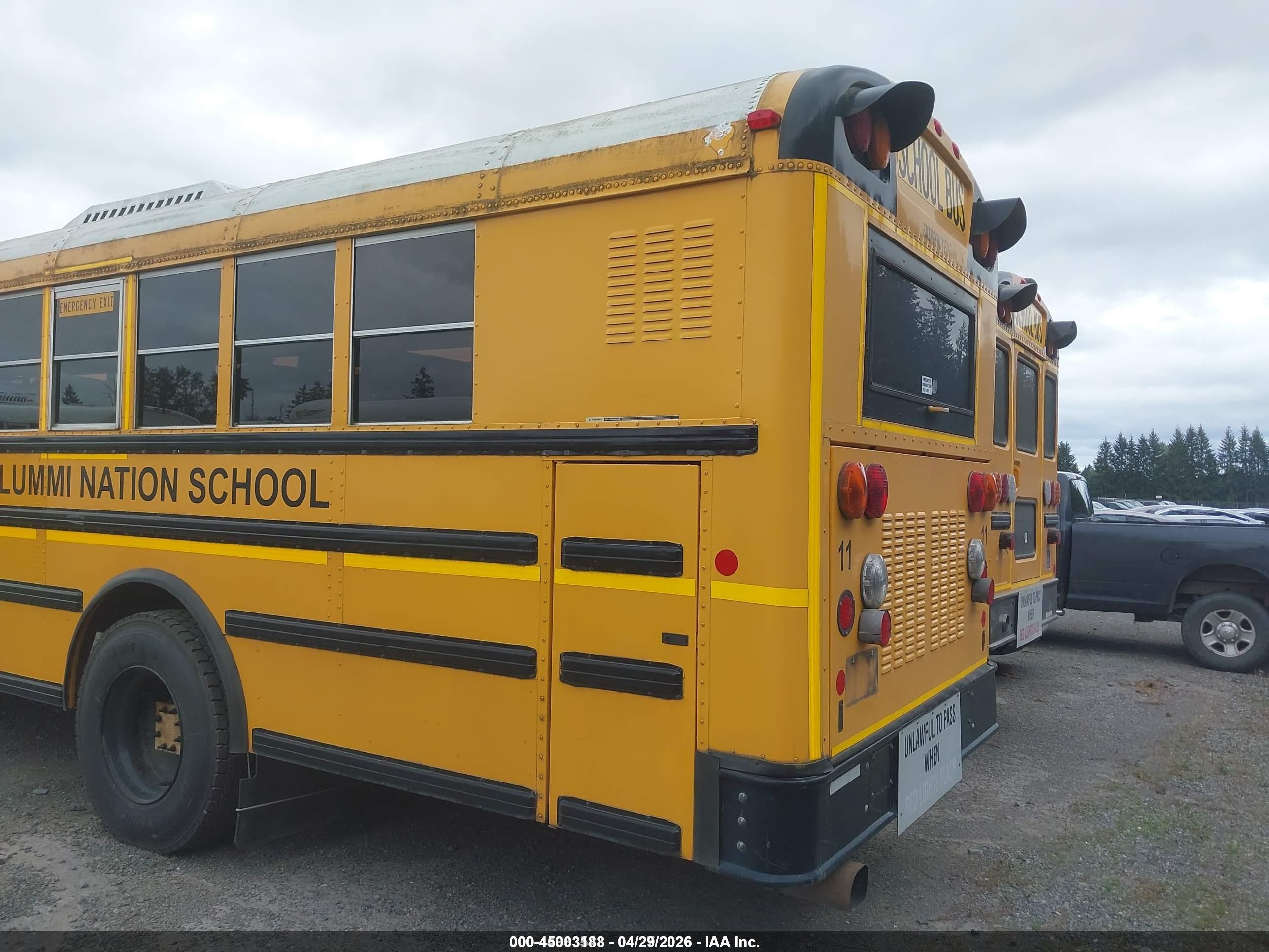 2015 Ic VIN 4DRBWAAN9FB662305 IAAI salvage auction — Engine Damage, Sf97 (Washington), sold $100 on 2026-05-20 (photo 6)