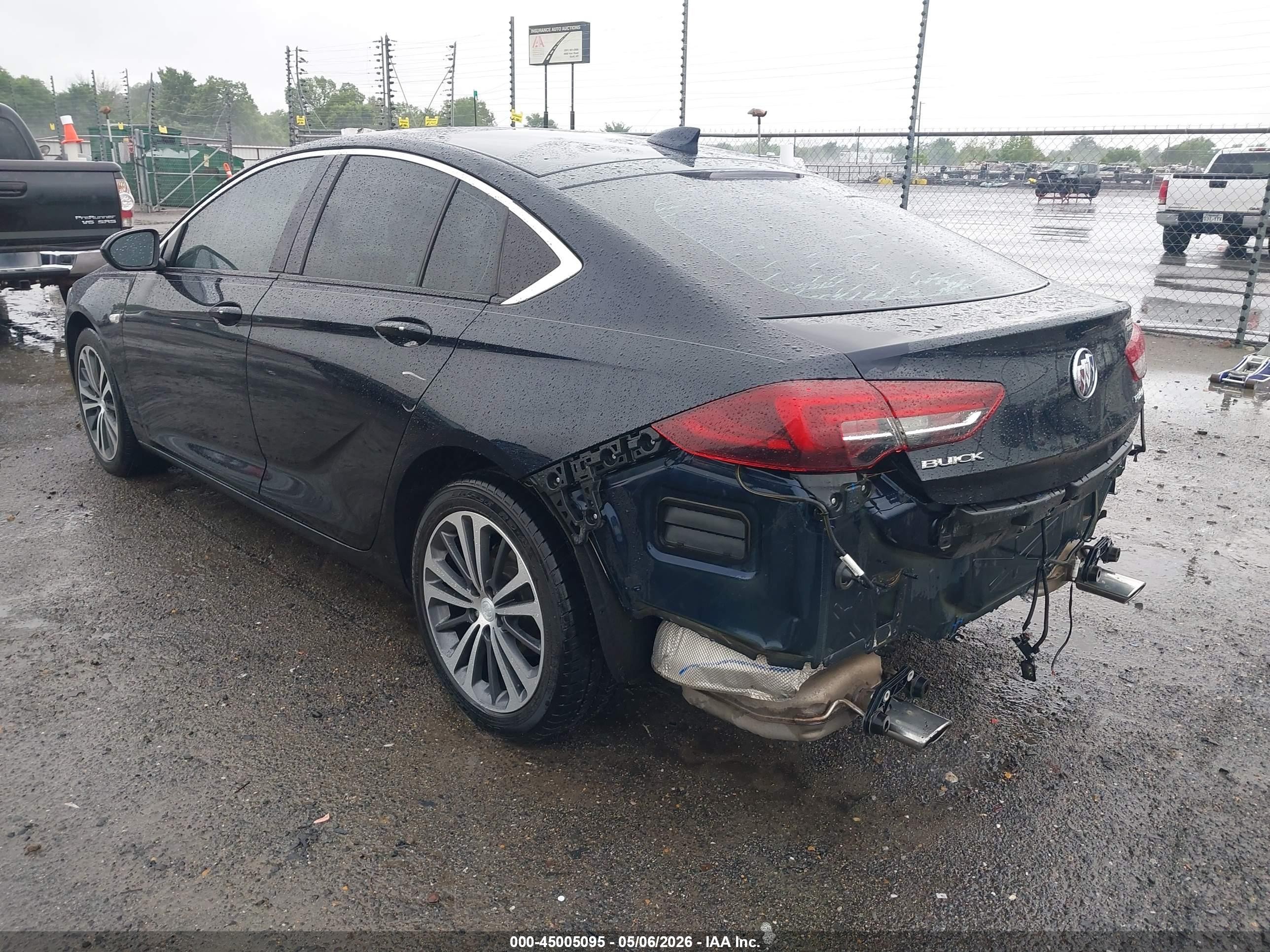 2018 Buick Regal Sportback VIN W04GM6SX7J1109691 IAAI salvage auction — Rear End, Clear (Arkansas), sold $2,400 on 2026-09-24 (photo 3)