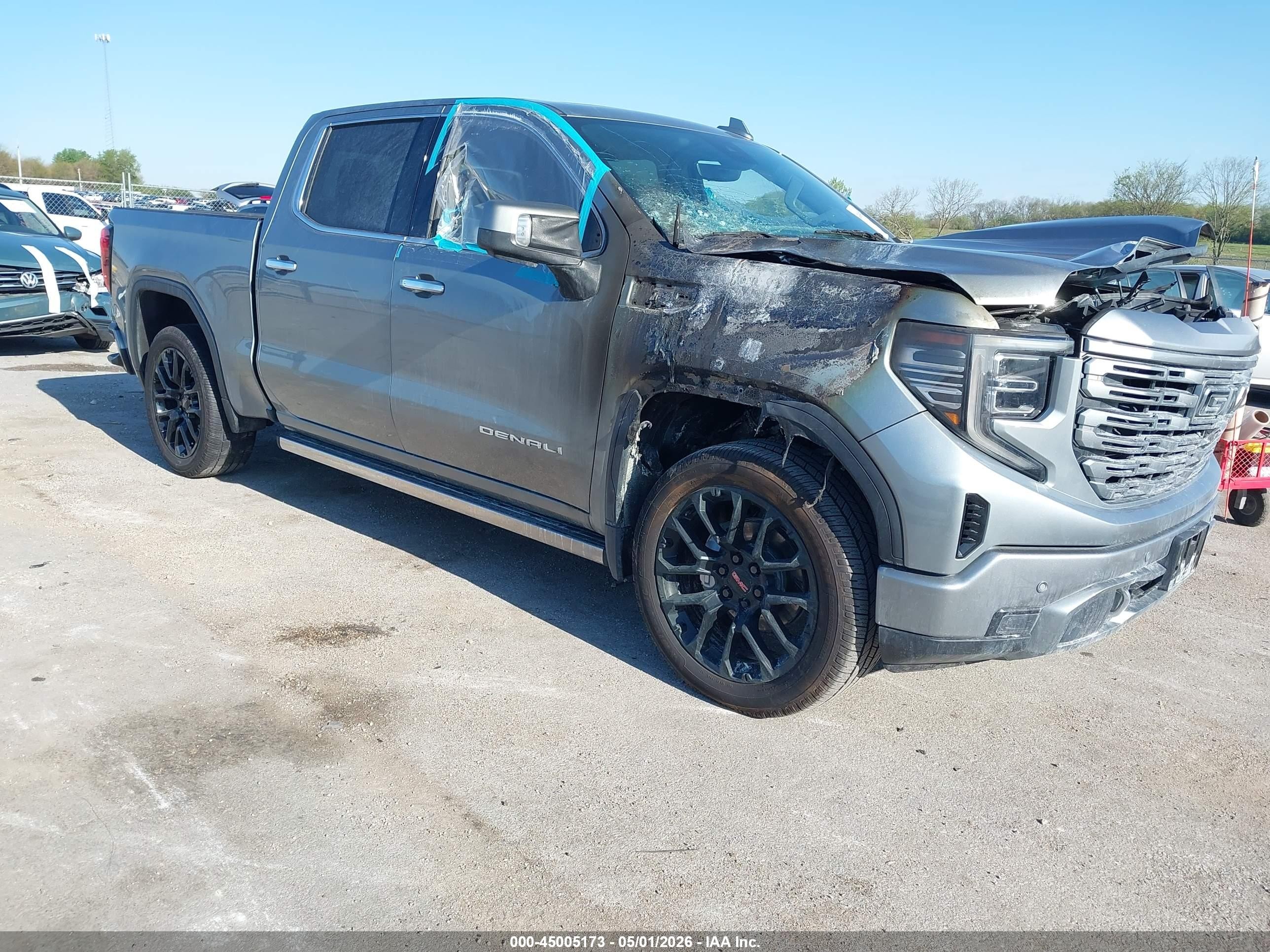 2025 GMC Sierra 1500 VIN 3GTUUGE89SG269626 — IAAI salvage auction photo