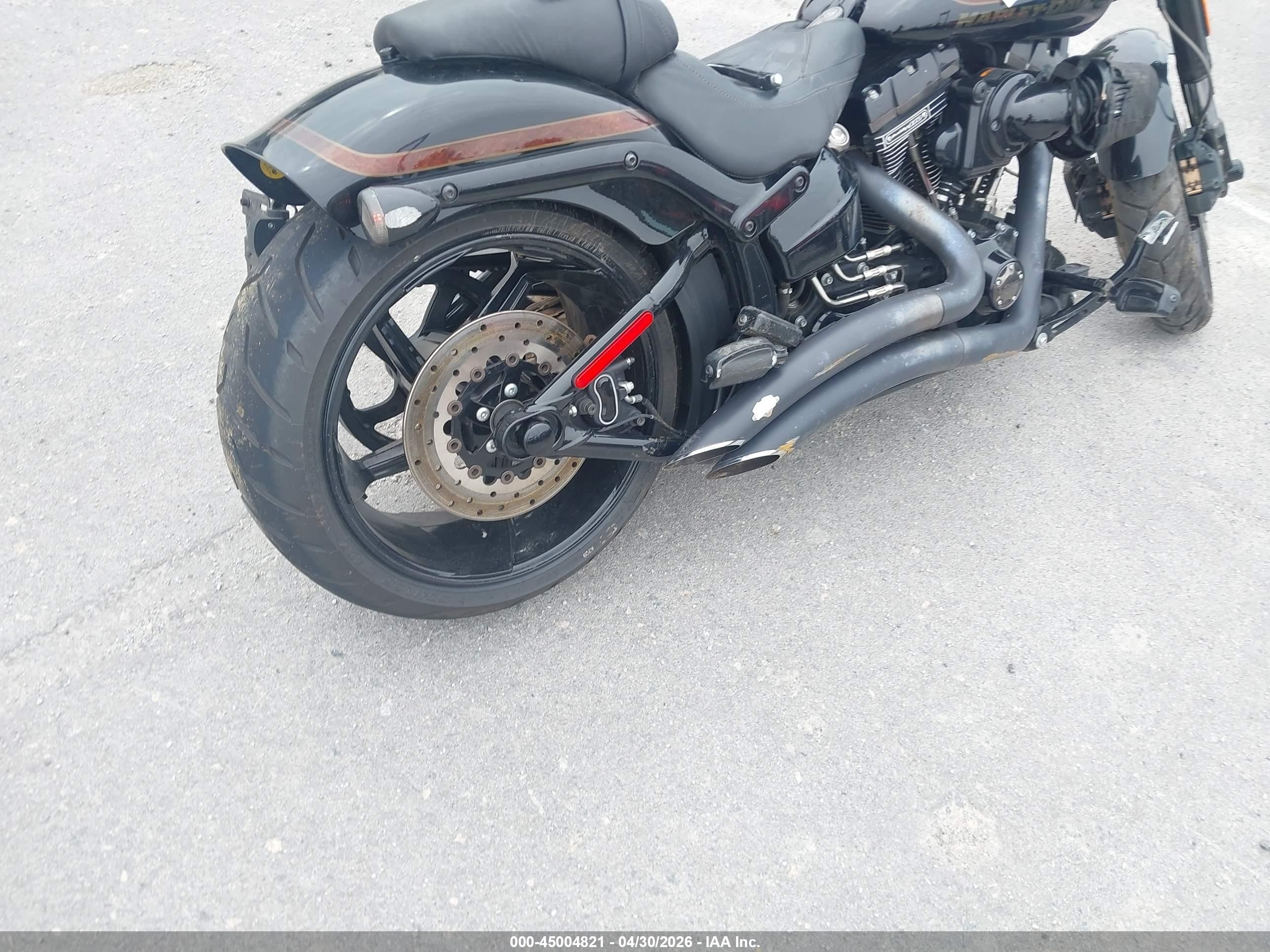 2016 Harley-Davidson FXSE VIN 1HD1TG927GB961913 IAAI salvage auction — Front End, Wait Title, sold $6,800 on 2026-09-20 (photo 4)