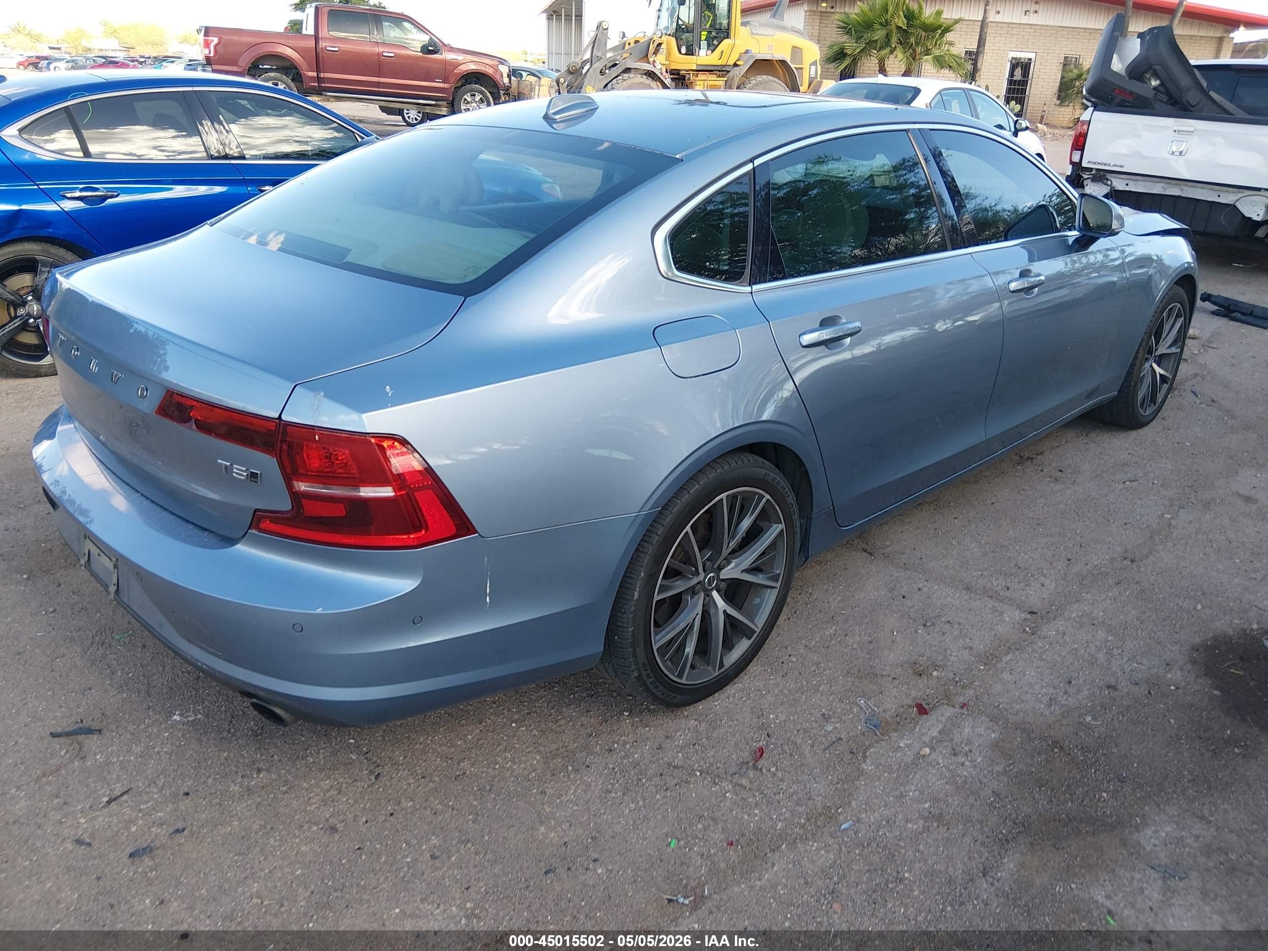 2018 Volvo S90 VIN LVY982MK8JP034910 IAAI salvage auction — Unknown, Salvage (Arizona), sold $825 on 2026-07-02 (photo 4)