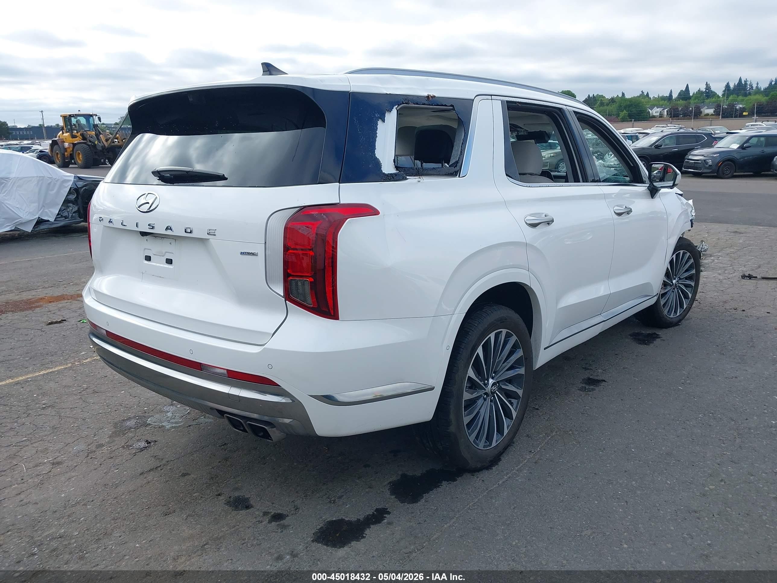 2025 Hyundai Palisade VIN KM8R7DGE9SU952319 IAAI salvage auction — Side, Salvage (Oregon), sold $9,950 on 2026-07-02 (photo 4)