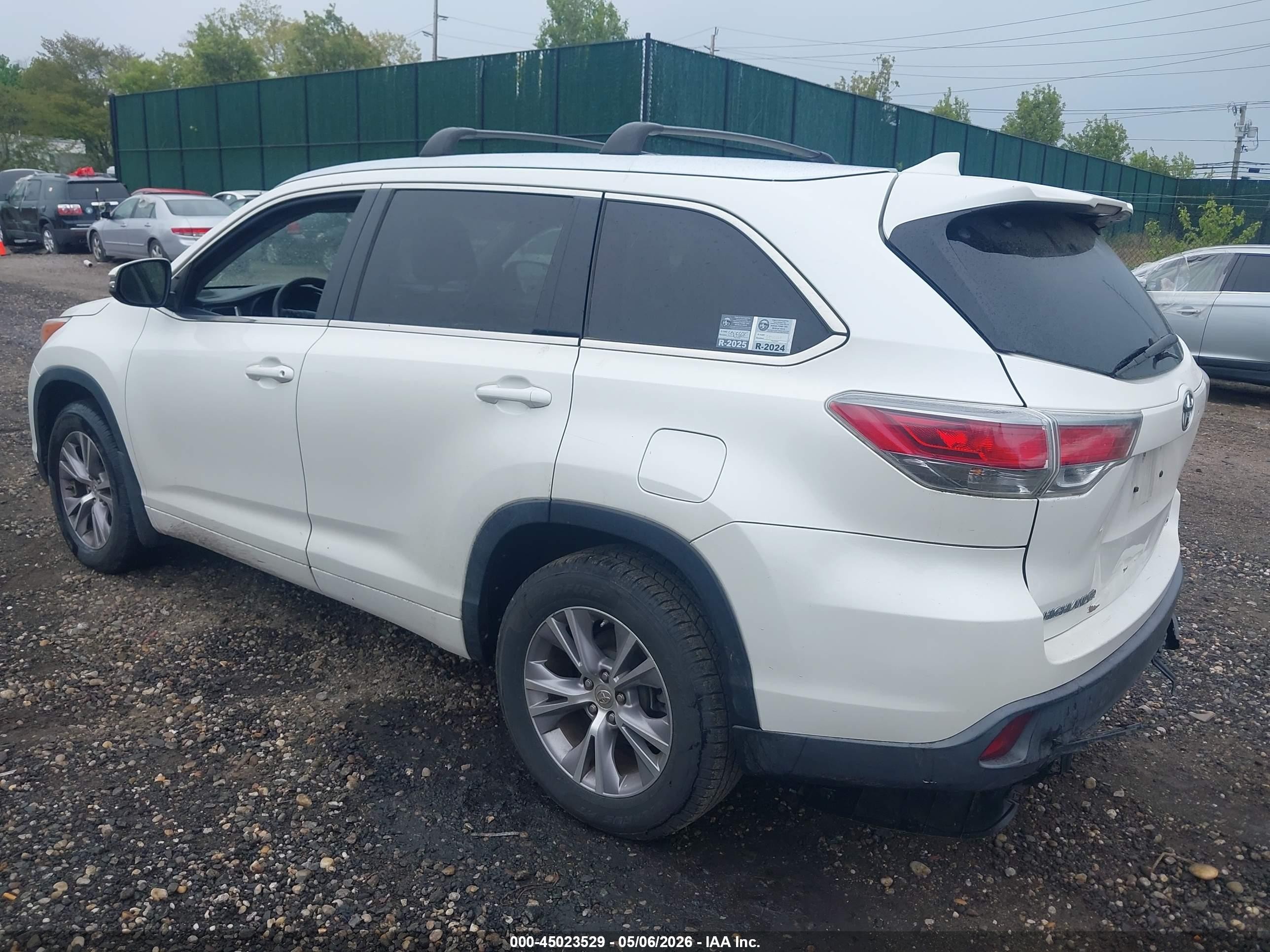 2015 Toyota Highlander VIN 5TDJKRFHXFS084561 IAAI salvage auction — Front & Rear, Mv-907A (New York), sold $6,800 on 2026-07-10 (photo 3)