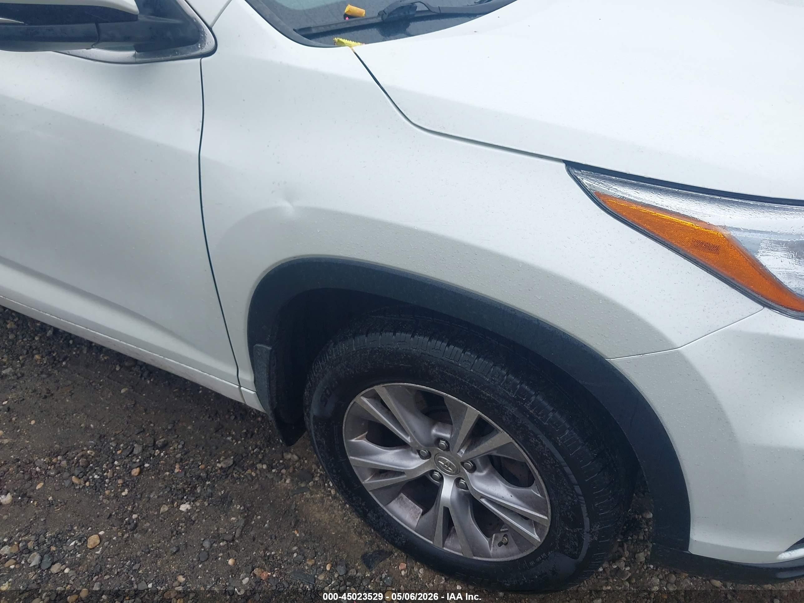 2015 Toyota Highlander VIN 5TDJKRFHXFS084561 IAAI salvage auction — Front & Rear, Mv-907A (New York), sold $6,800 on 2026-07-10 (photo 6)