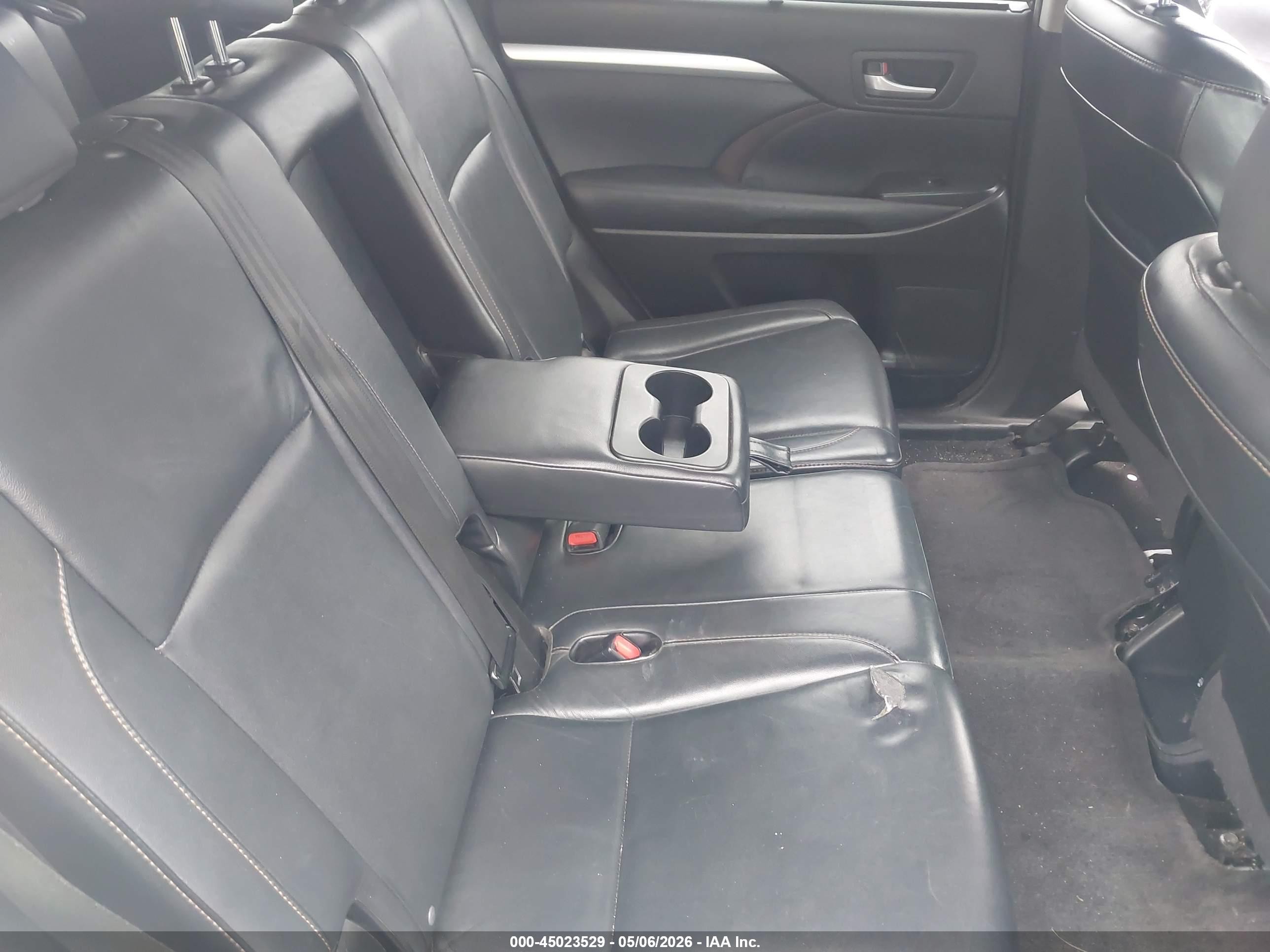 2015 Toyota Highlander VIN 5TDJKRFHXFS084561 IAAI salvage auction — Front & Rear, Mv-907A (New York), sold $6,800 on 2026-07-10 (photo 8)