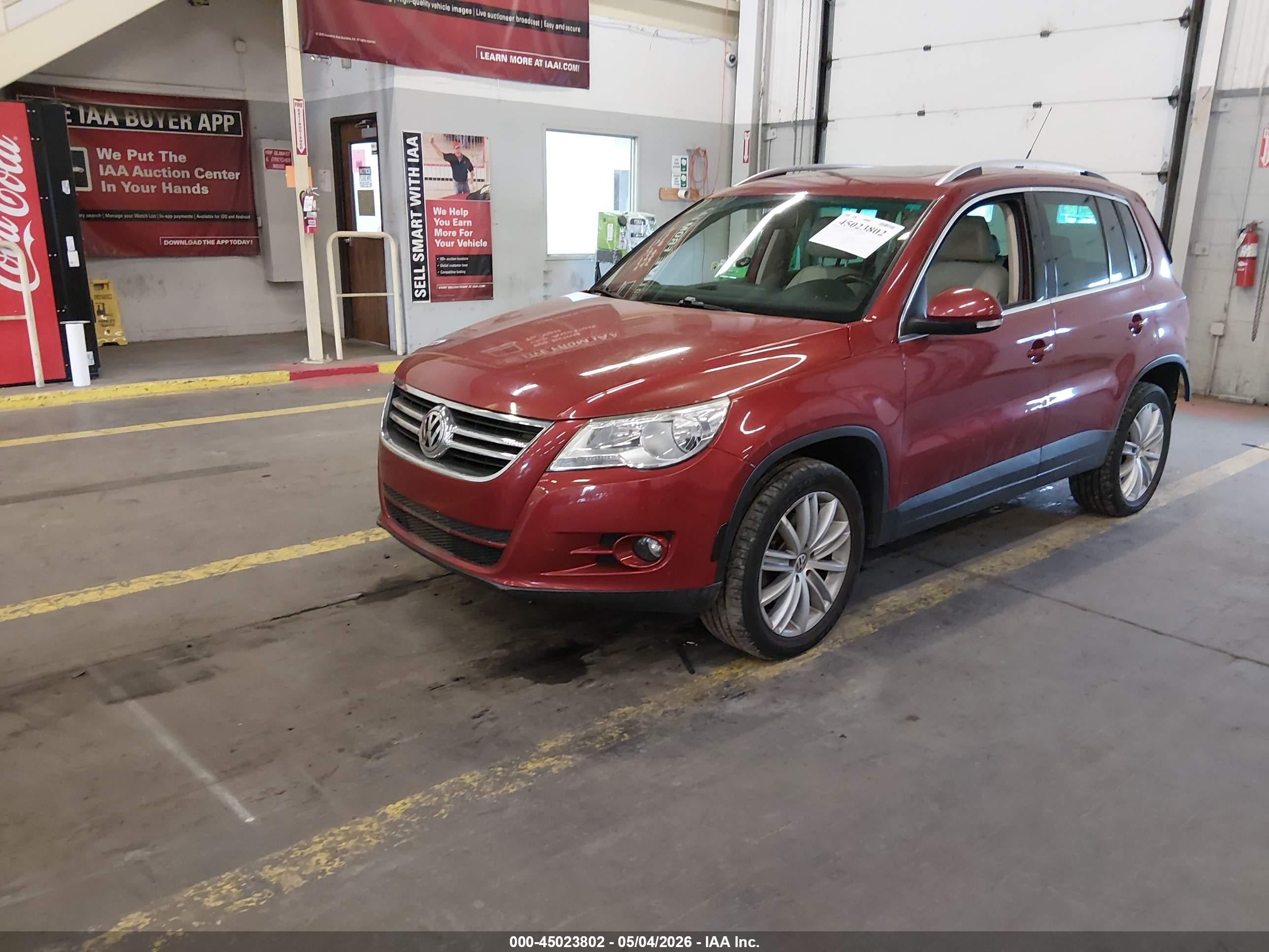 2011 Volkswagen Tiguan VIN WVGAV7AX7BW000406 IAAI salvage auction — Rear End, Salvage (Oregon), sold $975 on 2026-06-18 (photo 2)