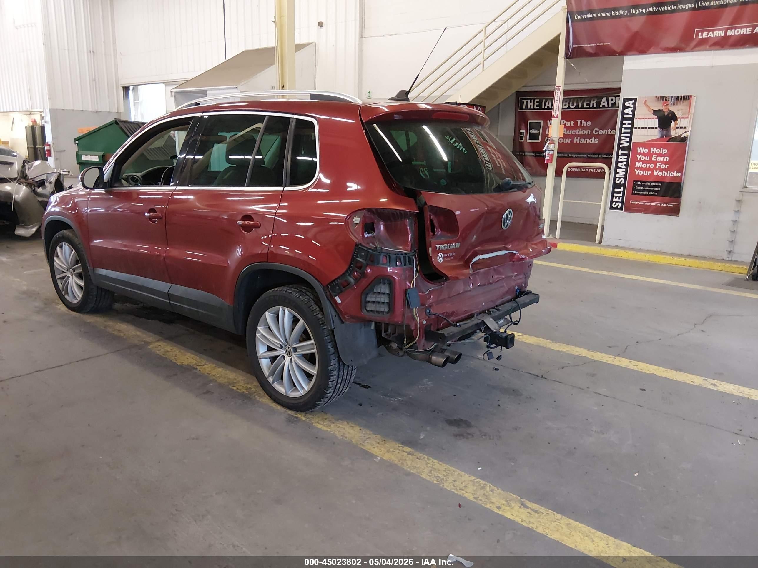 2011 Volkswagen Tiguan VIN WVGAV7AX7BW000406 IAAI salvage auction — Rear End, Salvage (Oregon), sold $975 on 2026-06-18 (photo 3)