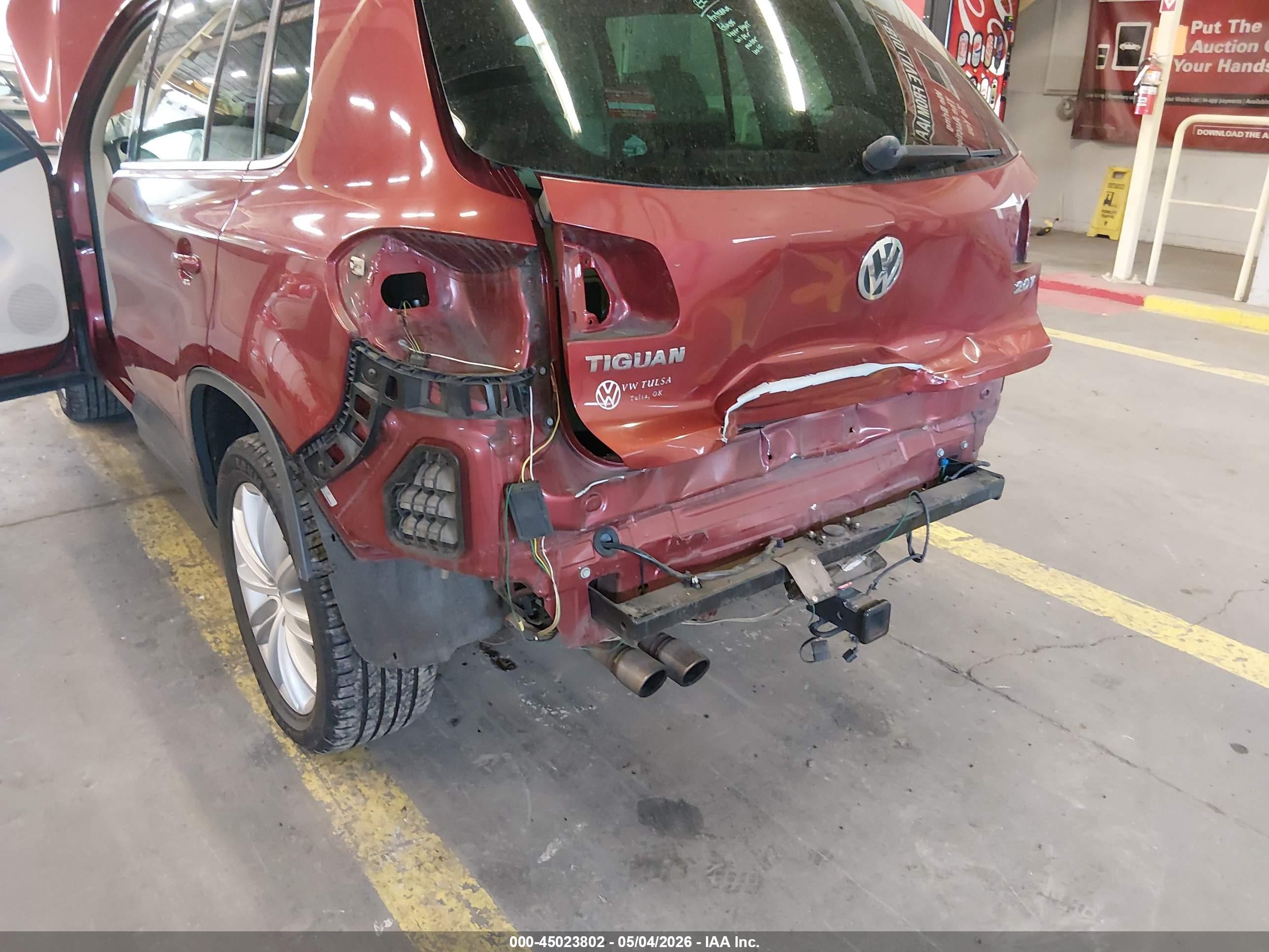 2011 Volkswagen Tiguan VIN WVGAV7AX7BW000406 IAAI salvage auction — Rear End, Salvage (Oregon), sold $975 on 2026-06-18 (photo 6)