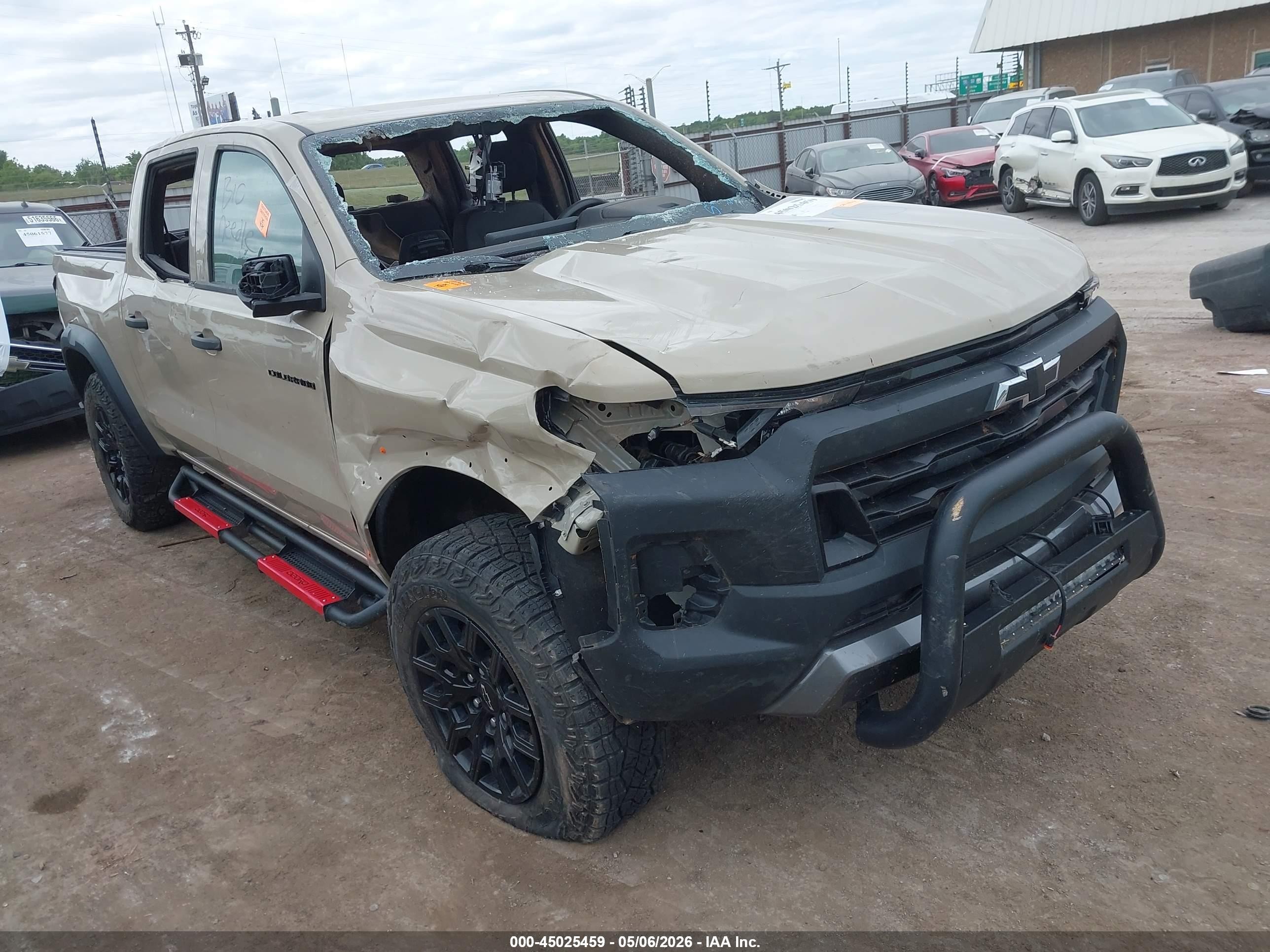 2024 Chevrolet Colorado VIN 1GCPTEEK0R1129098 — IAAI salvage auction photo