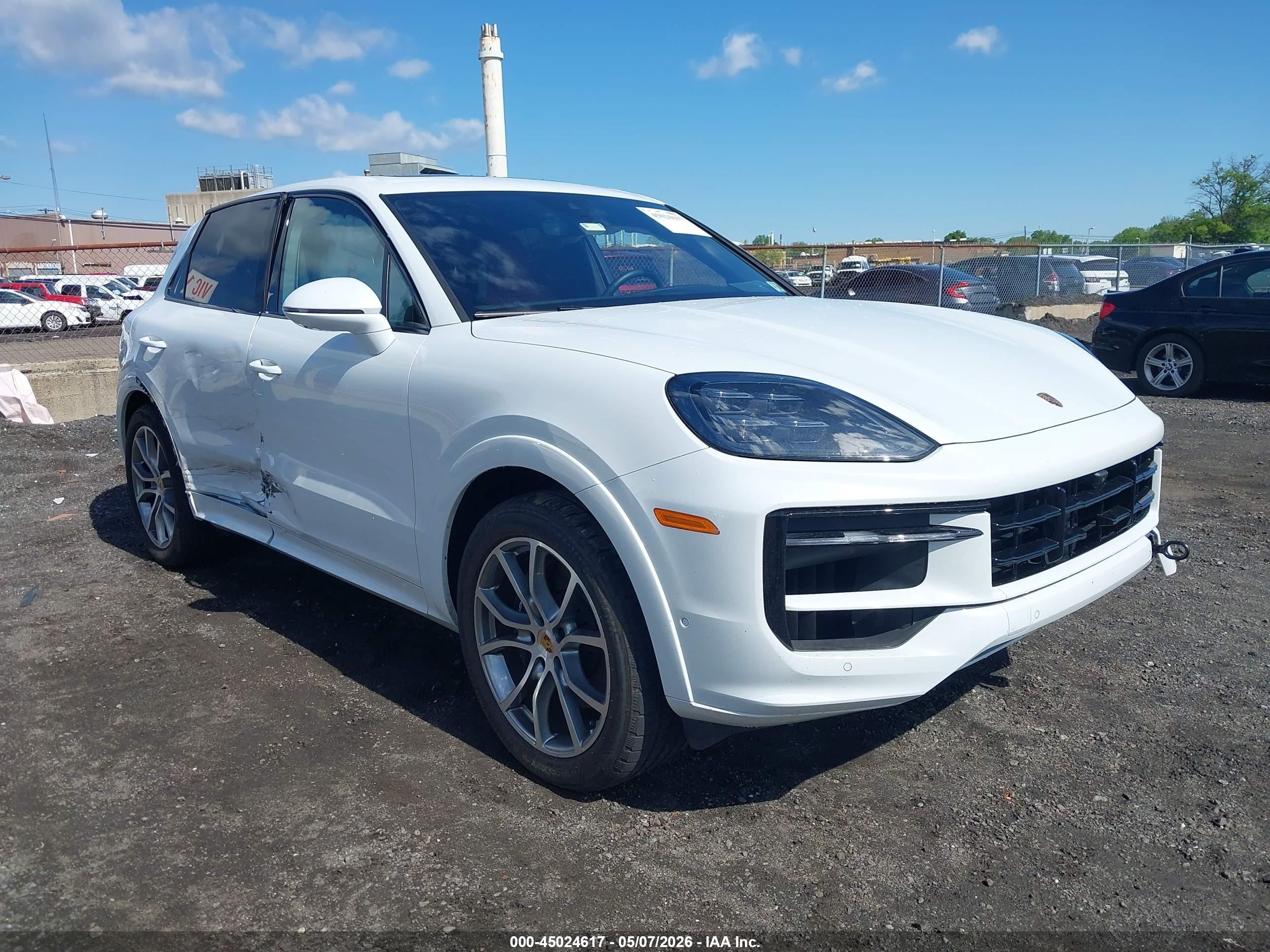 2024 Porsche Cayenne VIN WP1AA2AY1RDA09537 IAAI salvage auction — Side, Salvage (New Jersey), sold $40,750 on 2026-08-17 (photo 1)