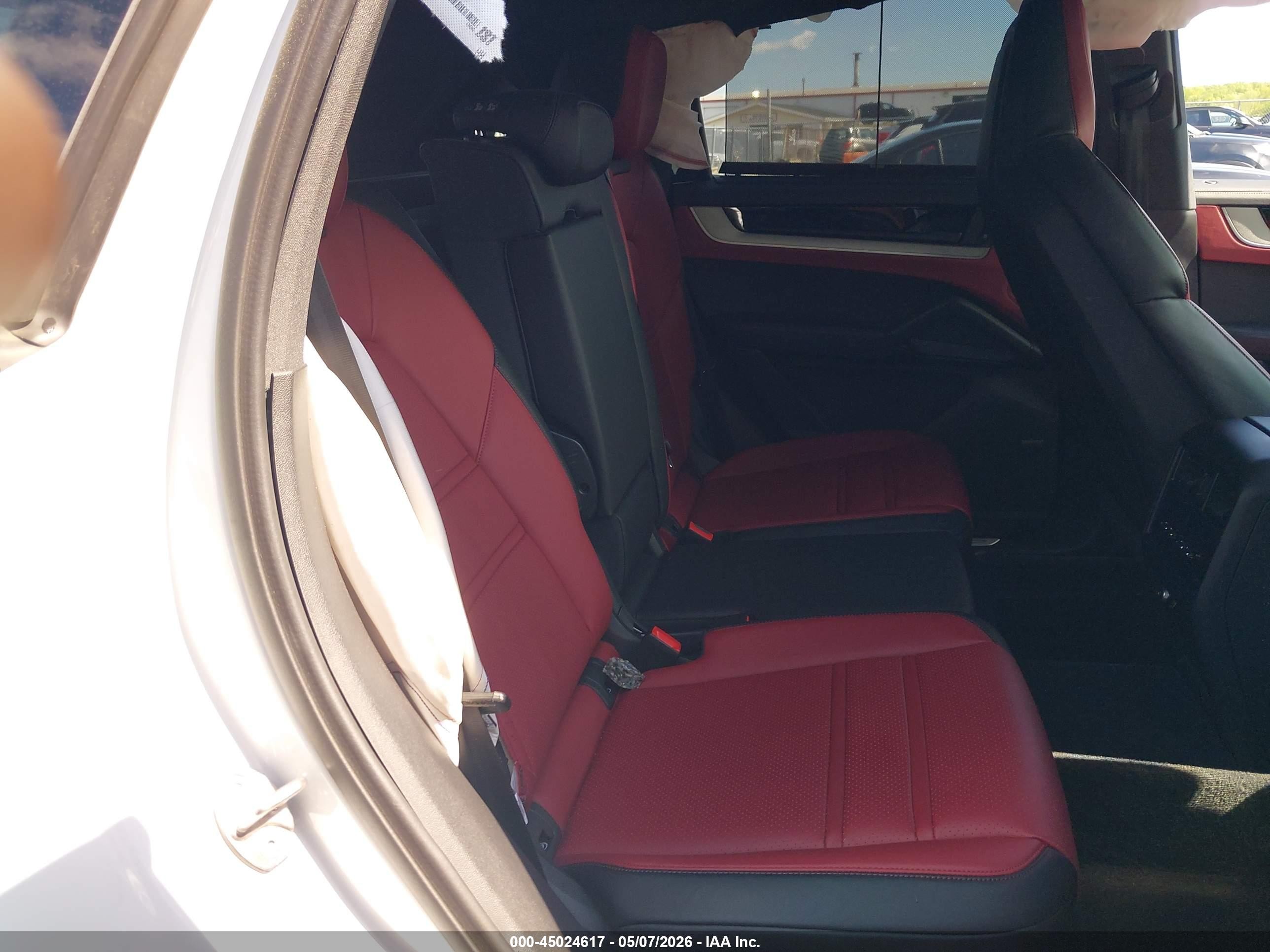 2024 Porsche Cayenne VIN WP1AA2AY1RDA09537 IAAI salvage auction — Side, Salvage (New Jersey), sold $40,750 on 2026-08-17 (photo 8)