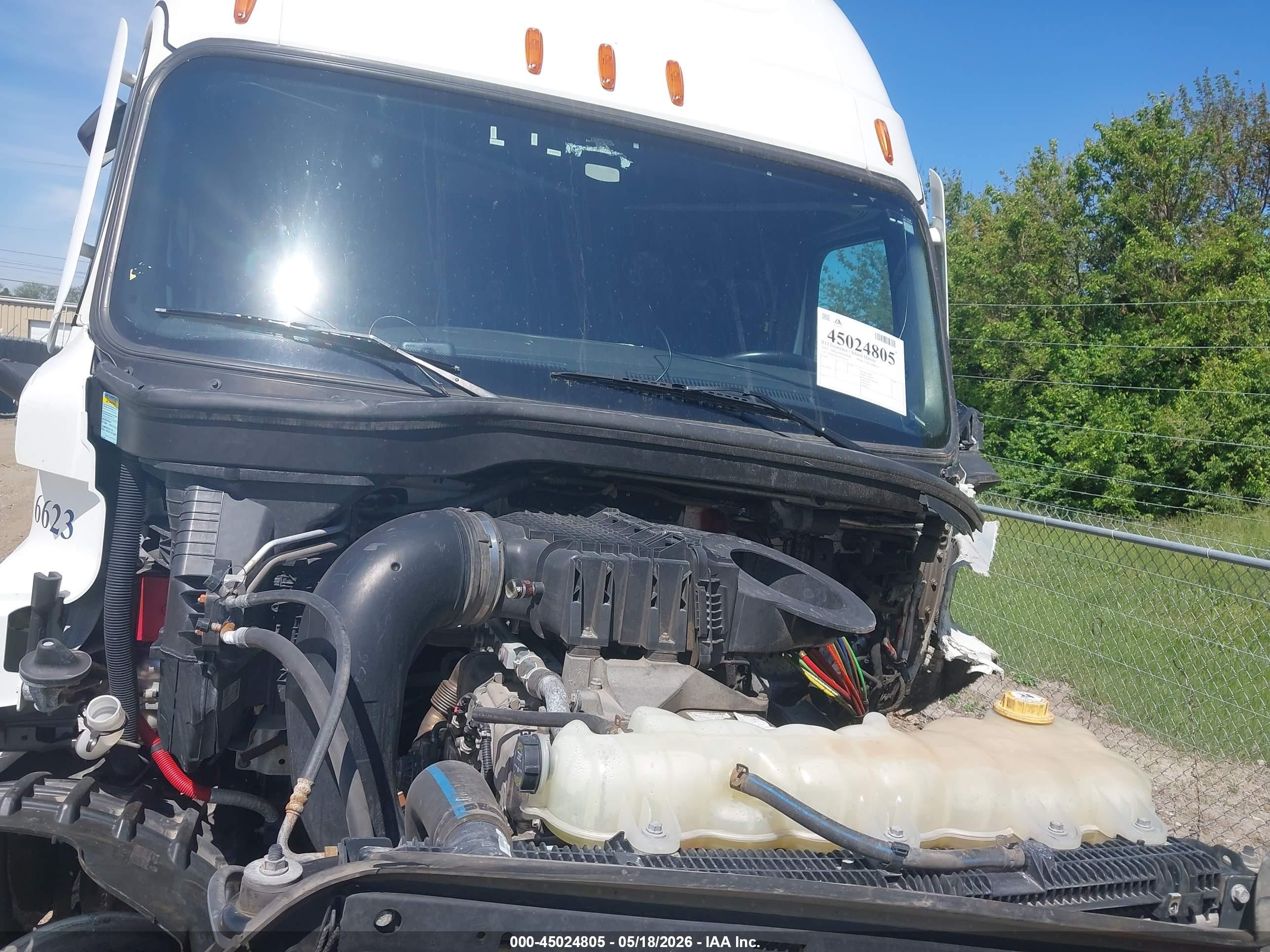 2023 Freightliner New Cascadia 126 VIN 3AKJHHDR3PSNW4641 IAAI salvage auction — Front End, Salvage (Ohio), sold $13,900 on 2026-09-09 (photo 9)