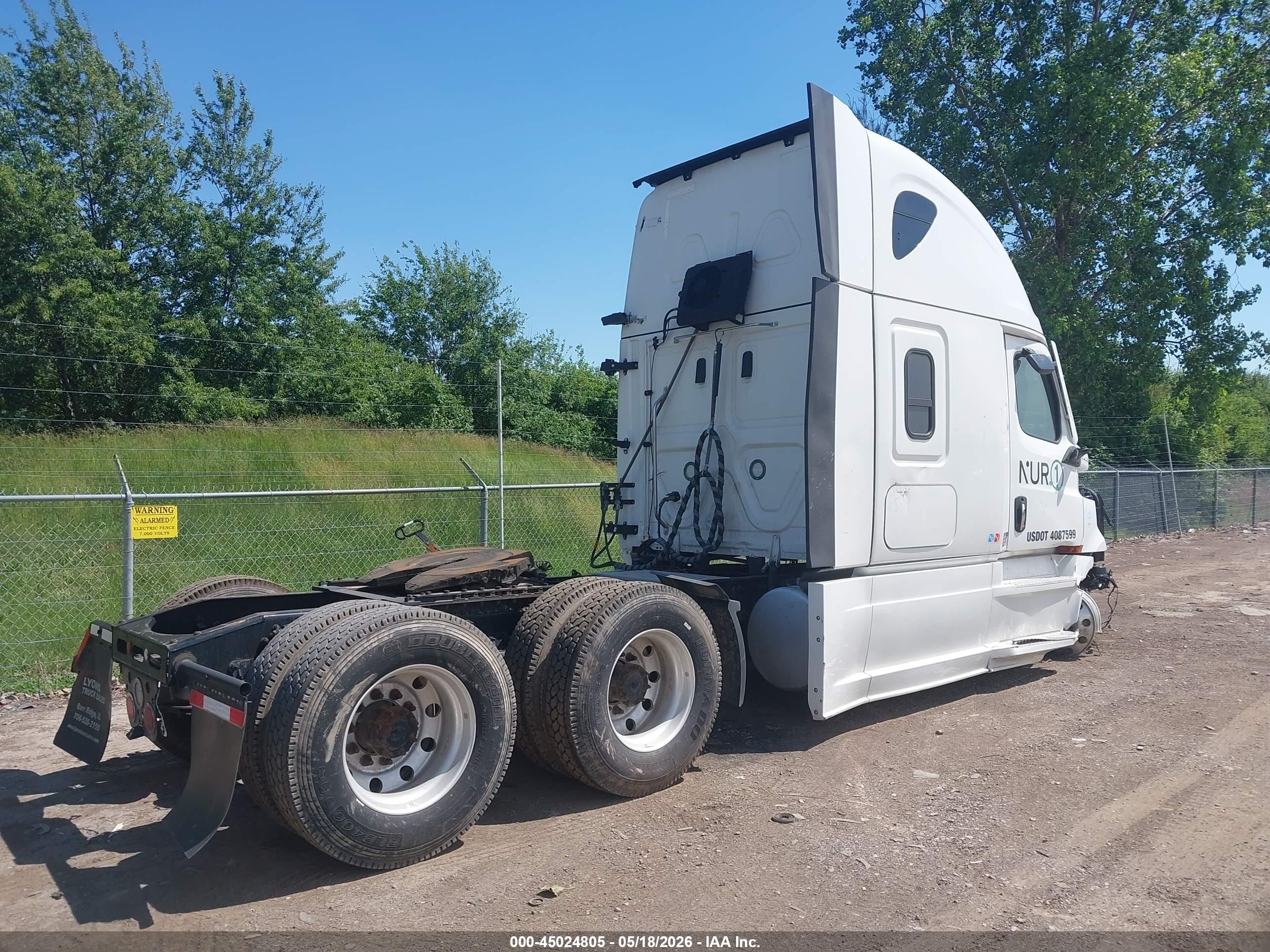 2023 Freightliner New Cascadia 126 VIN 3AKJHHDR3PSNW4641 IAAI salvage auction — Front End, Salvage (Ohio), sold $13,900 on 2026-09-09 (photo 4)