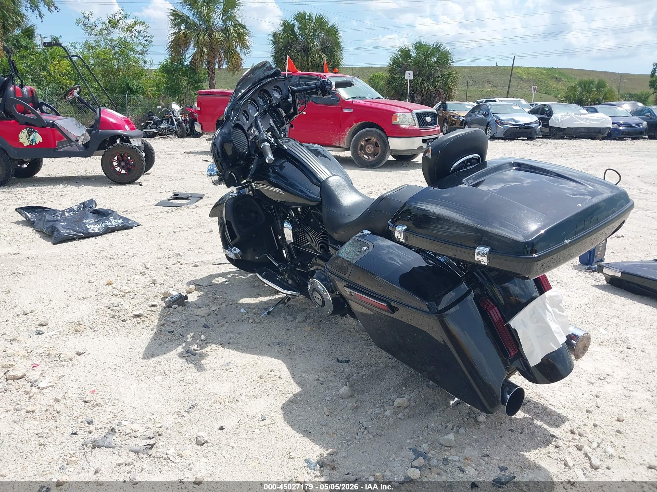 2016 Harley-davidson Street glide VIN 1HD1PXN14GB951731 IAAI salvage auction — All Over, Rebuildable (Florida), sold $3,525 on 2026-09-02 (photo 3)