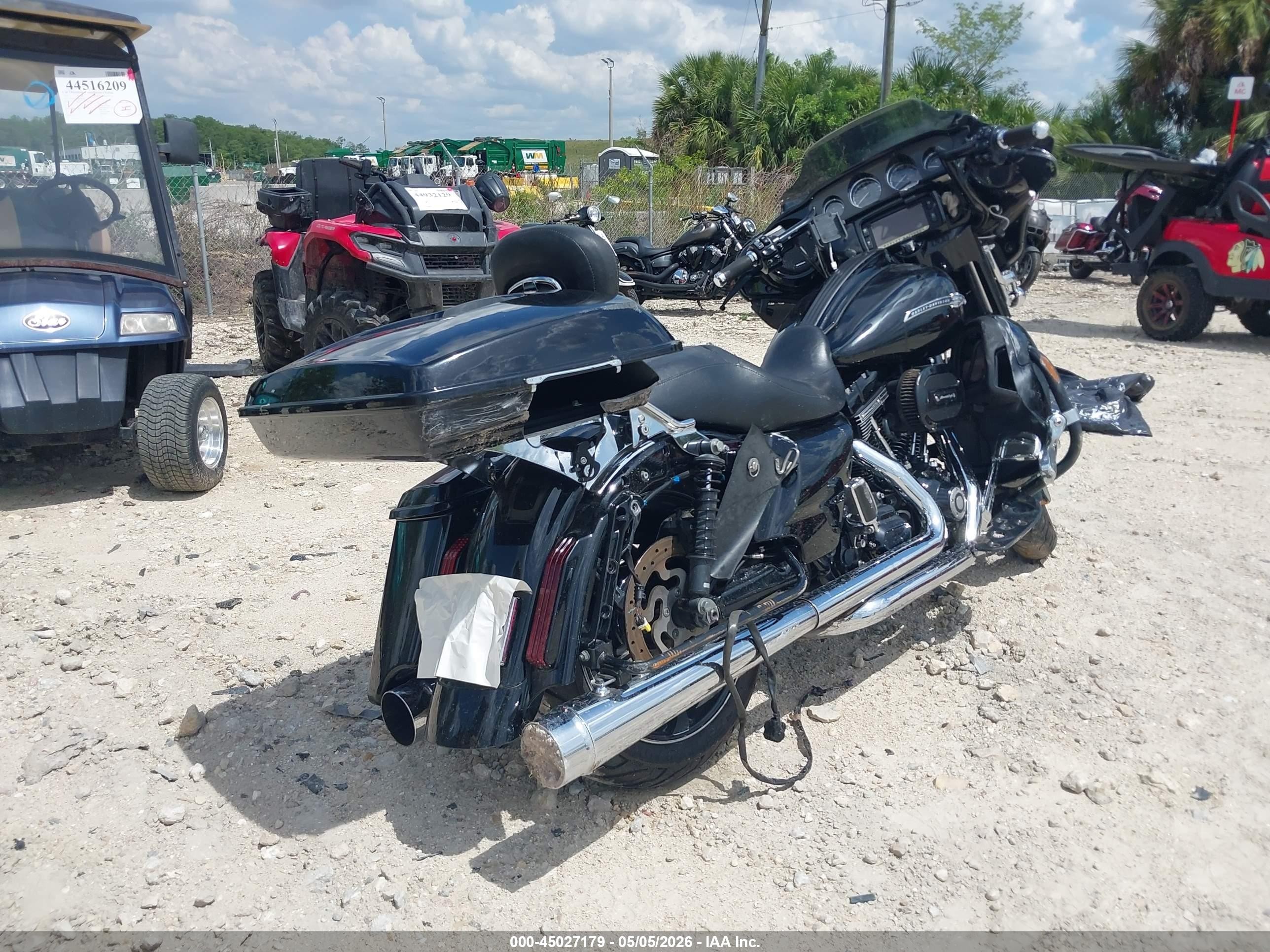 2016 Harley-davidson Street glide VIN 1HD1PXN14GB951731 IAAI salvage auction — All Over, Rebuildable (Florida), sold $3,525 on 2026-09-02 (photo 4)