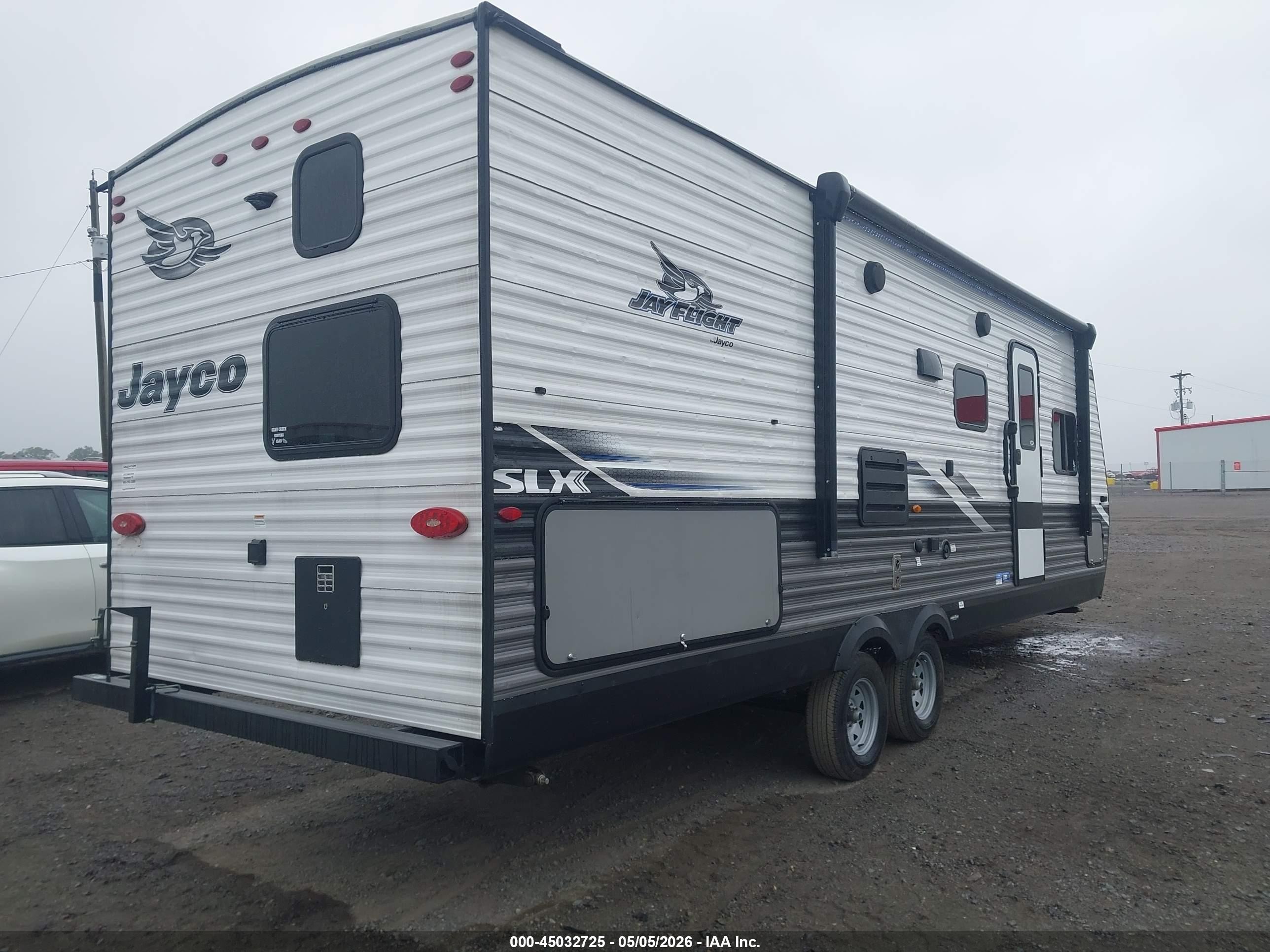 2022 Jayco Jayflight VIN 1UJBJ0BP4N17W0420 IAAI salvage auction — Hail, Clear (Arkansas), sold $5,800 on 2026-09-13 (photo 4)