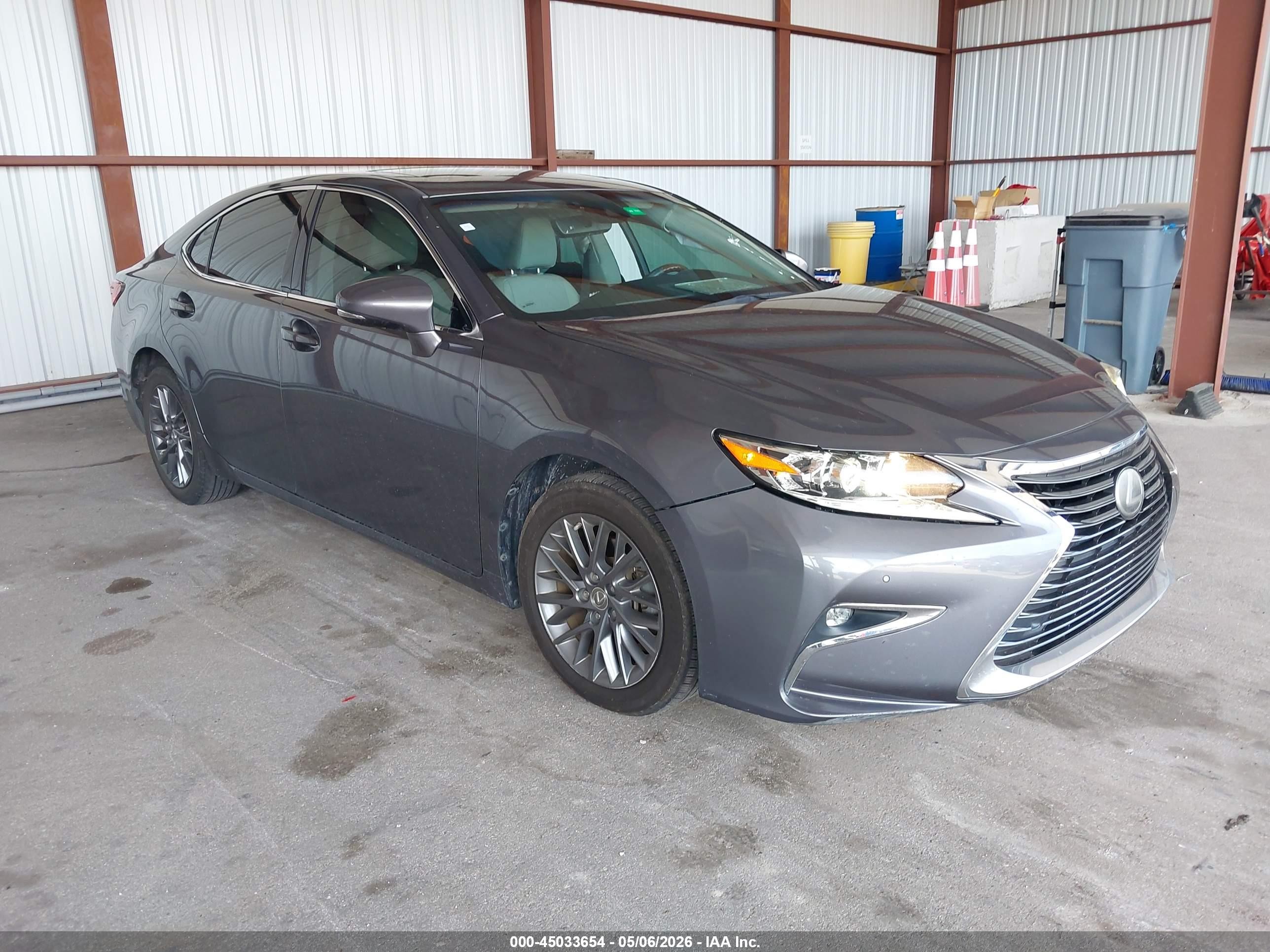 2018 Lexus ES 350 VIN 58ABK1GG8JU110031 — IAAI salvage auction photo