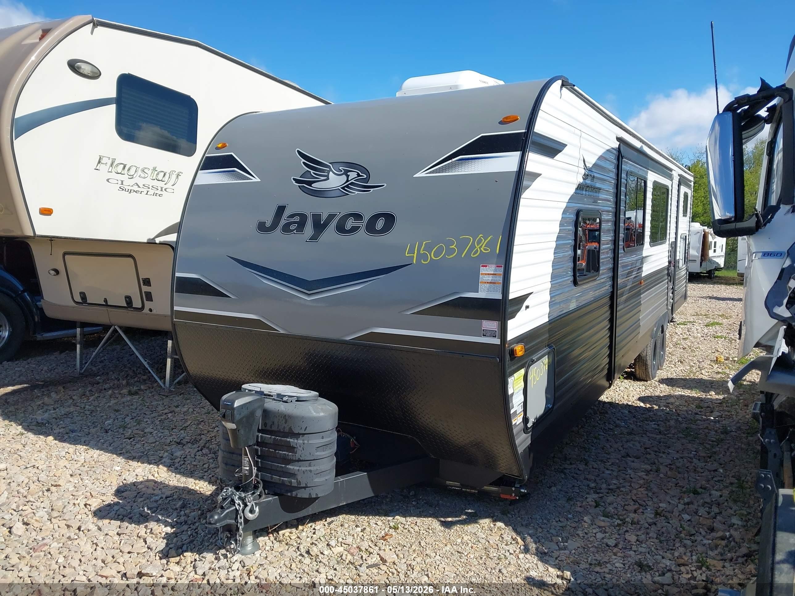2024 Jayco Jay Flight VIN 1UJBC0BT4R17T0489 IAAI salvage auction — Hail, Clear Claim Paid (Wisconsin), sold $5,700 on 2026-09-22 (photo 2)