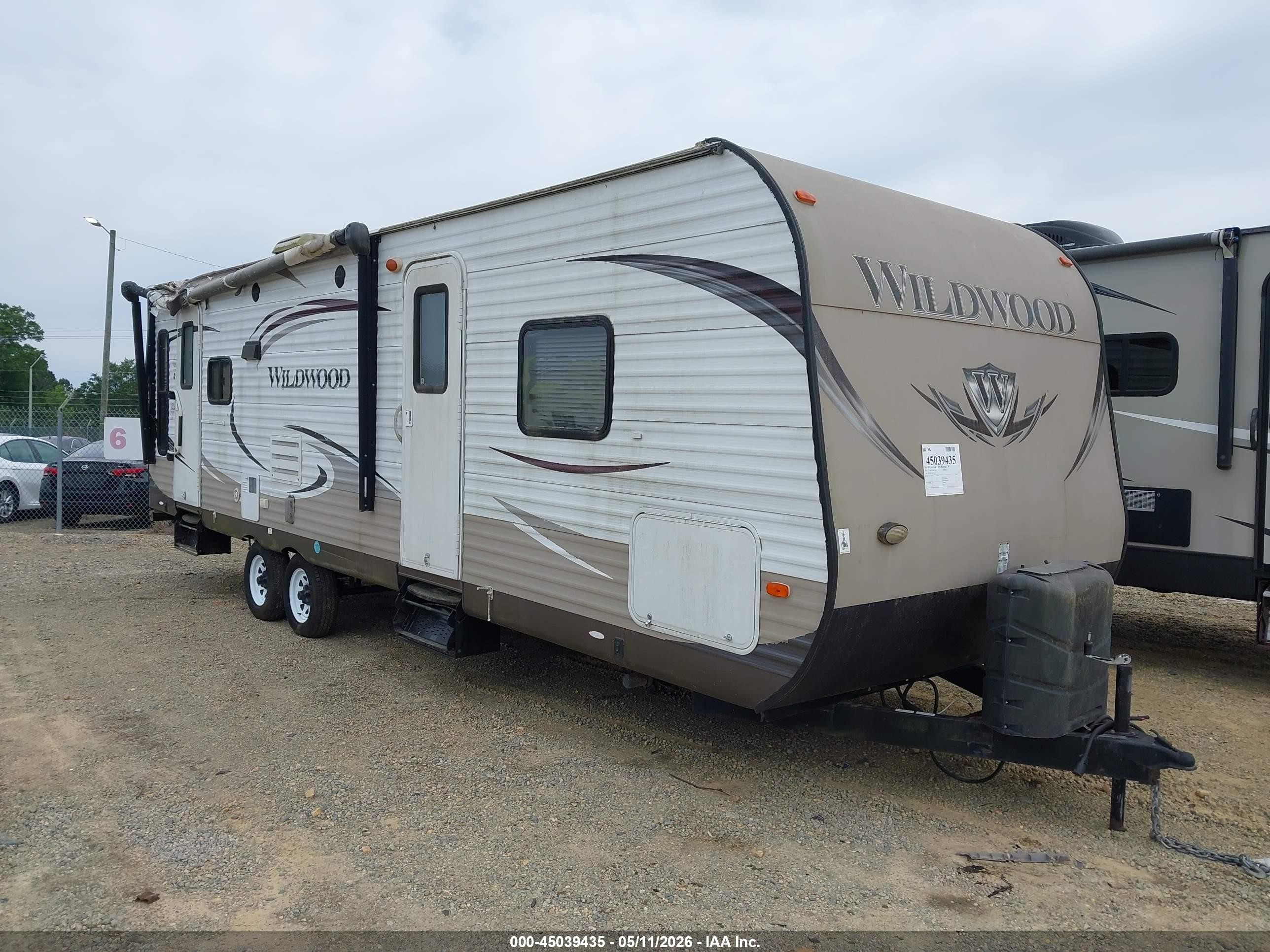 2015 Wildwood Forest River VIN 4X4TWDC26FA254101 IAAI salvage auction — Top/Roof, Salvage (North Carolina), sold $1,200 on 2026-09-09 (photo 1)
