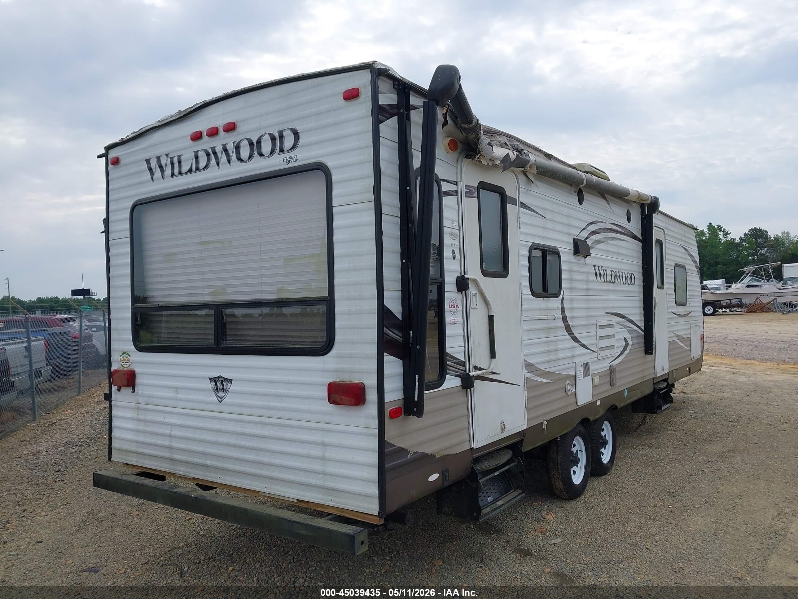 2015 Wildwood Forest River VIN 4X4TWDC26FA254101 IAAI salvage auction — Top/Roof, Salvage (North Carolina), sold $1,200 on 2026-09-09 (photo 4)