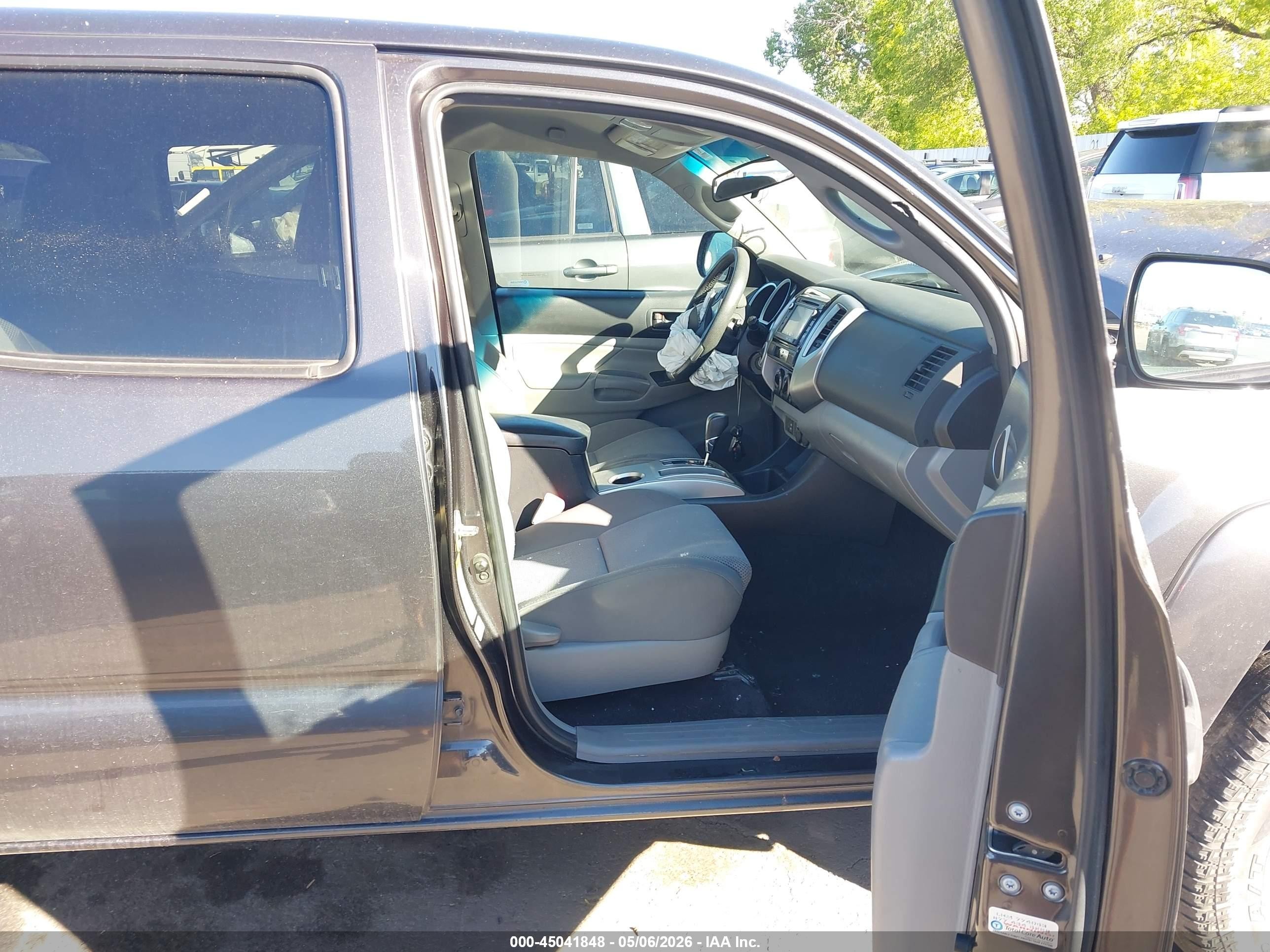 2014 Toyota Tacoma VIN 3TMLU4EN3EM148001 IAAI salvage auction — Front End, Salvage (Utah), sold $4,750 on 2026-07-09 (photo 5)