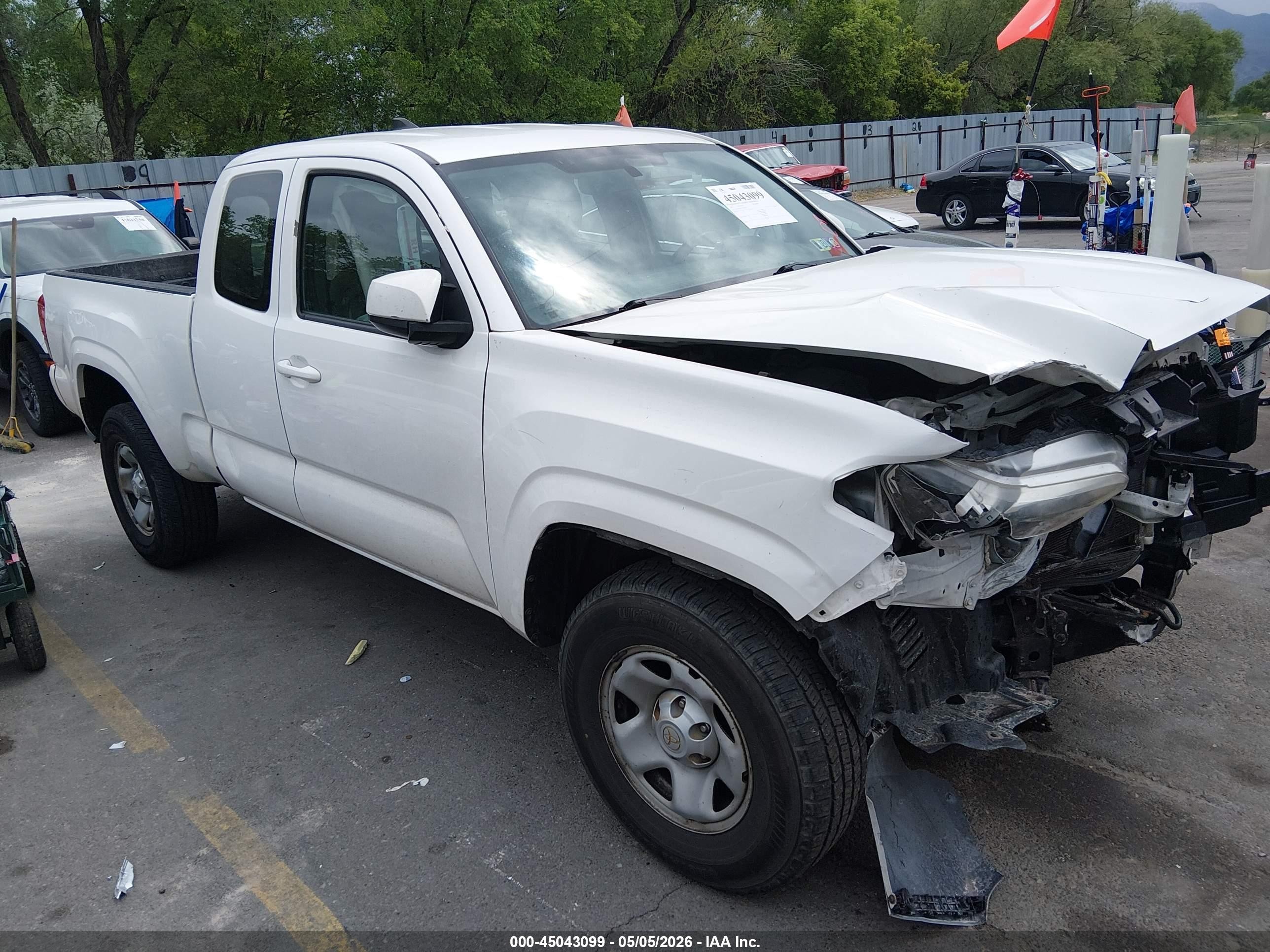 2017 Toyota Tacoma VIN 5TFRX5GN5HX087799 IAAI salvage auction — Front End, Salvage (Pennsylvania), sold $3,600 on 2026-07-09 (photo 1)