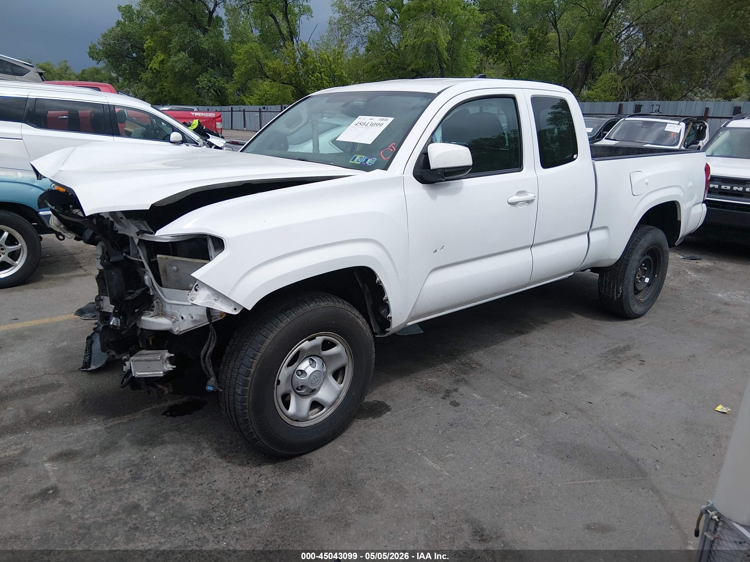 2017 Toyota Tacoma VIN 5TFRX5GN5HX087799 IAAI salvage auction — Front End, Salvage (Pennsylvania), sold $3,600 on 2026-07-09 (photo 2)