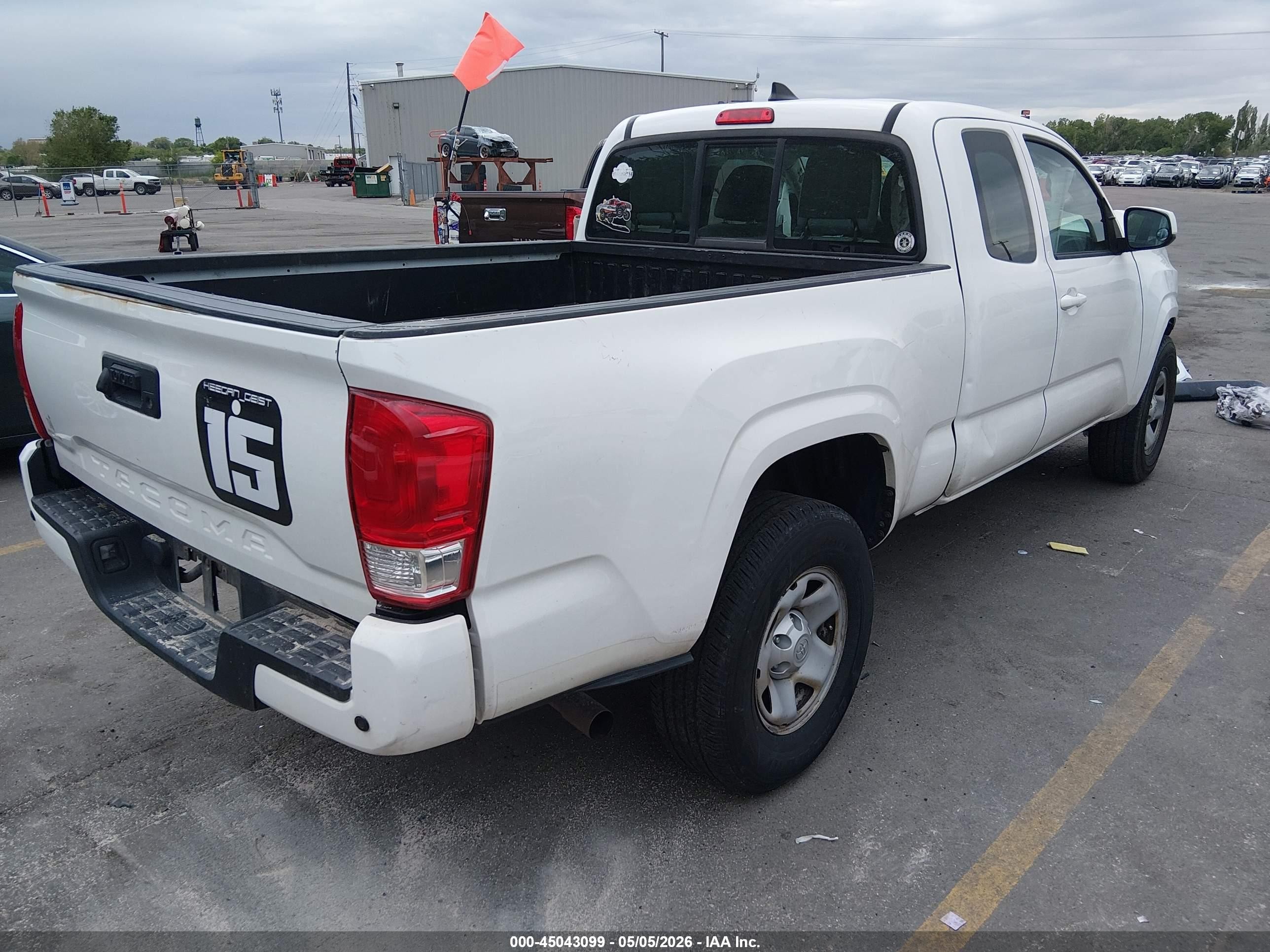 2017 Toyota Tacoma VIN 5TFRX5GN5HX087799 IAAI salvage auction — Front End, Salvage (Pennsylvania), sold $3,600 on 2026-07-09 (photo 4)