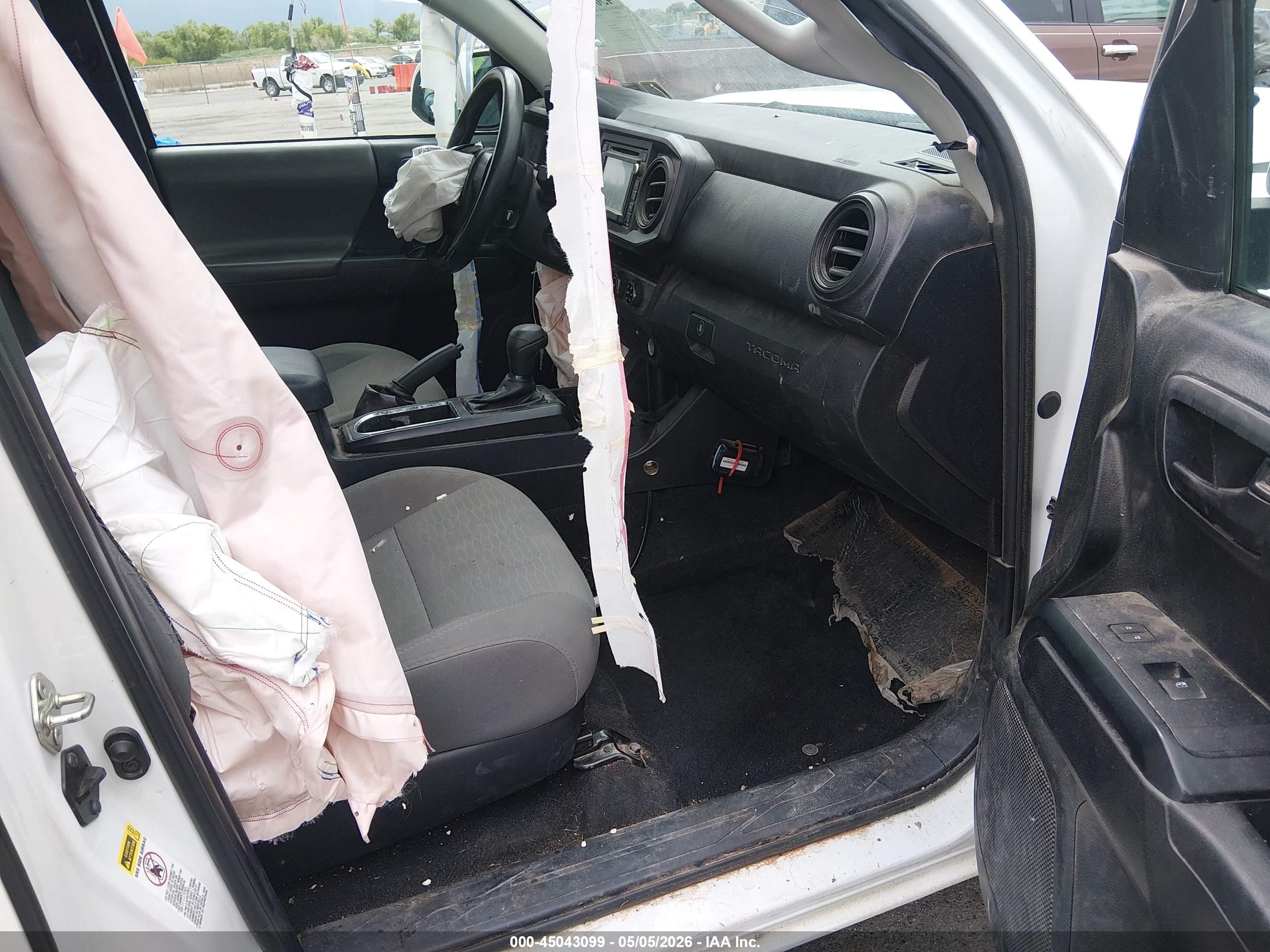 2017 Toyota Tacoma VIN 5TFRX5GN5HX087799 IAAI salvage auction — Front End, Salvage (Pennsylvania), sold $3,600 on 2026-07-09 (photo 5)