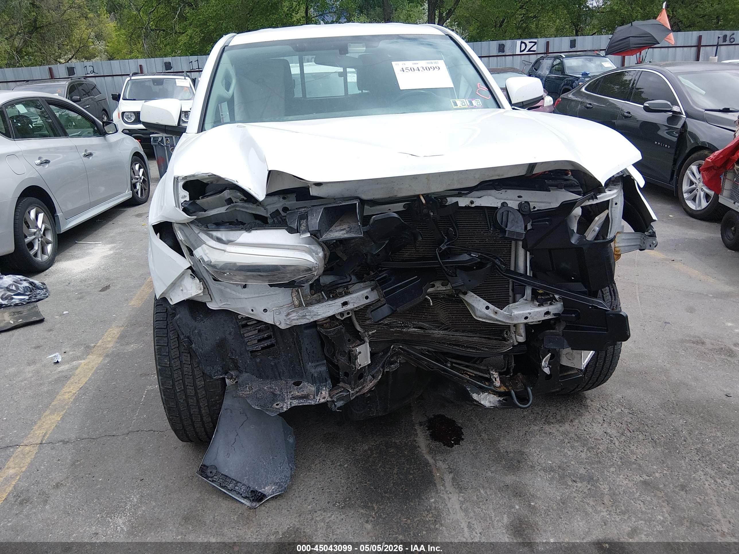 2017 Toyota Tacoma VIN 5TFRX5GN5HX087799 IAAI salvage auction — Front End, Salvage (Pennsylvania), sold $3,600 on 2026-07-09 (photo 6)
